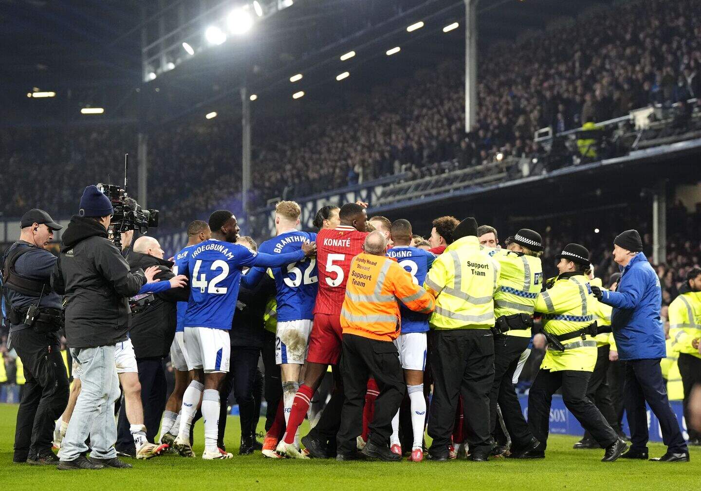 Liverpool Arne Slot admits ’emotions got better of me’ after derby red ...