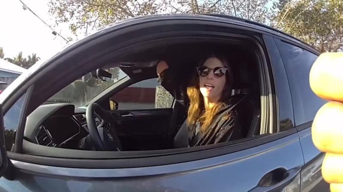 Cop caught on video accusing motorist without hand of using her phone while driving