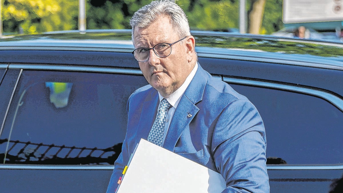 Paedo Jeffrey Donaldson facing more than 12 years behind bars