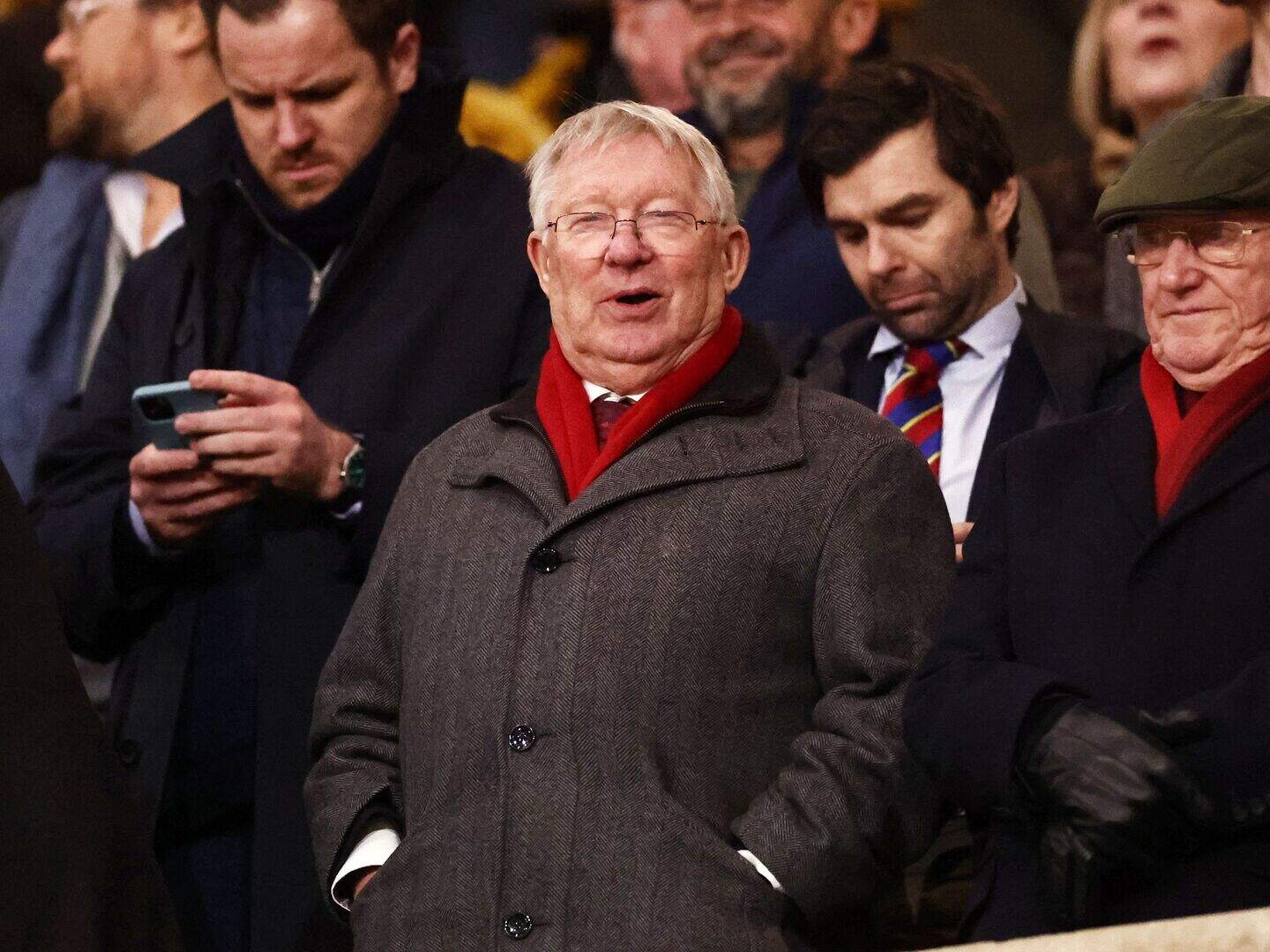 Sir Alex Ferguson to leave Man Utd ambassador role amid club cost ...