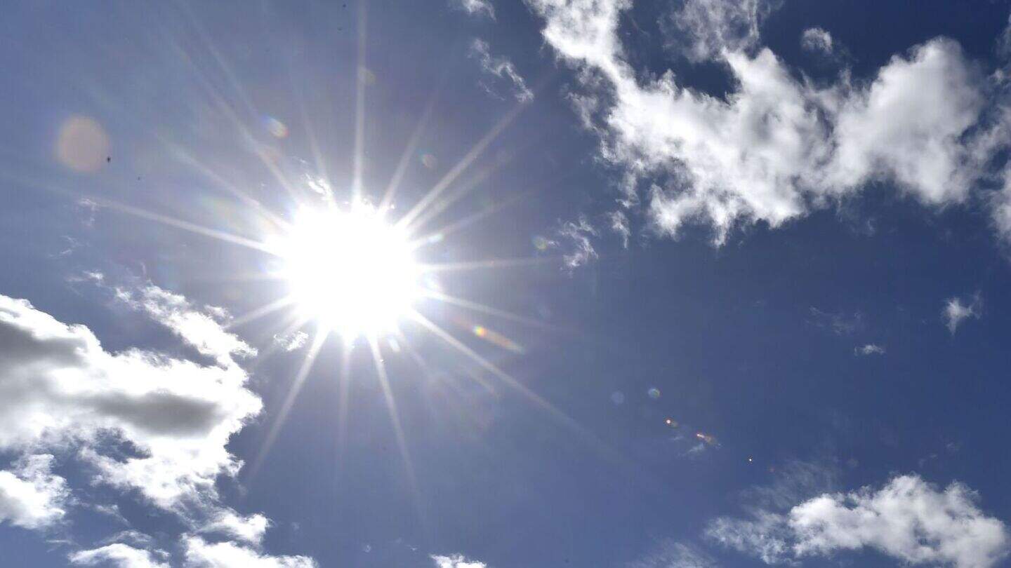 Foggy start but mild weather to remain with 12C highs and sunny spells ...