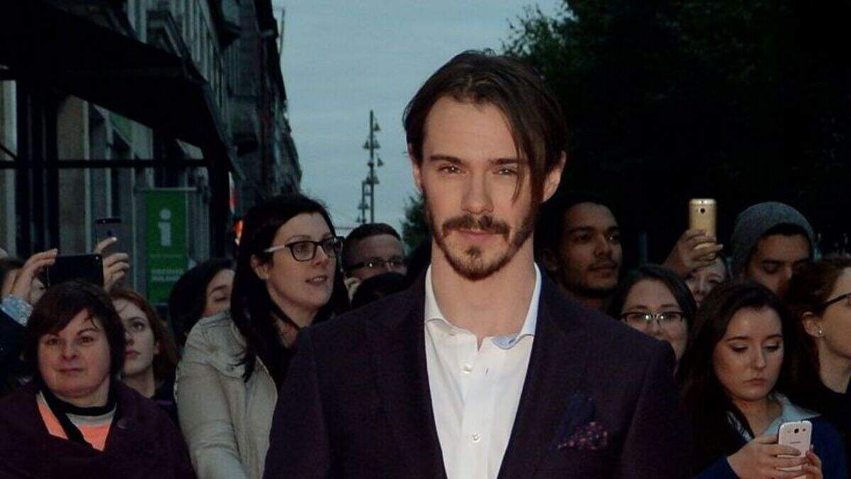 Irish actor Sam Keeley cast in the upcoming drama based on Netflix’s ...