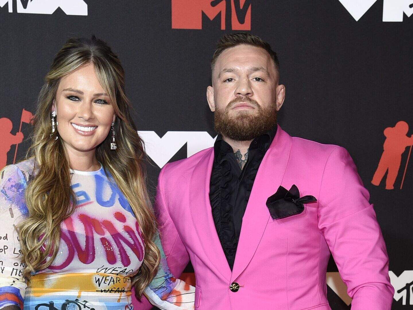 Conor McGregor says 'no beef' between him and Machine Gun Kelly after ...