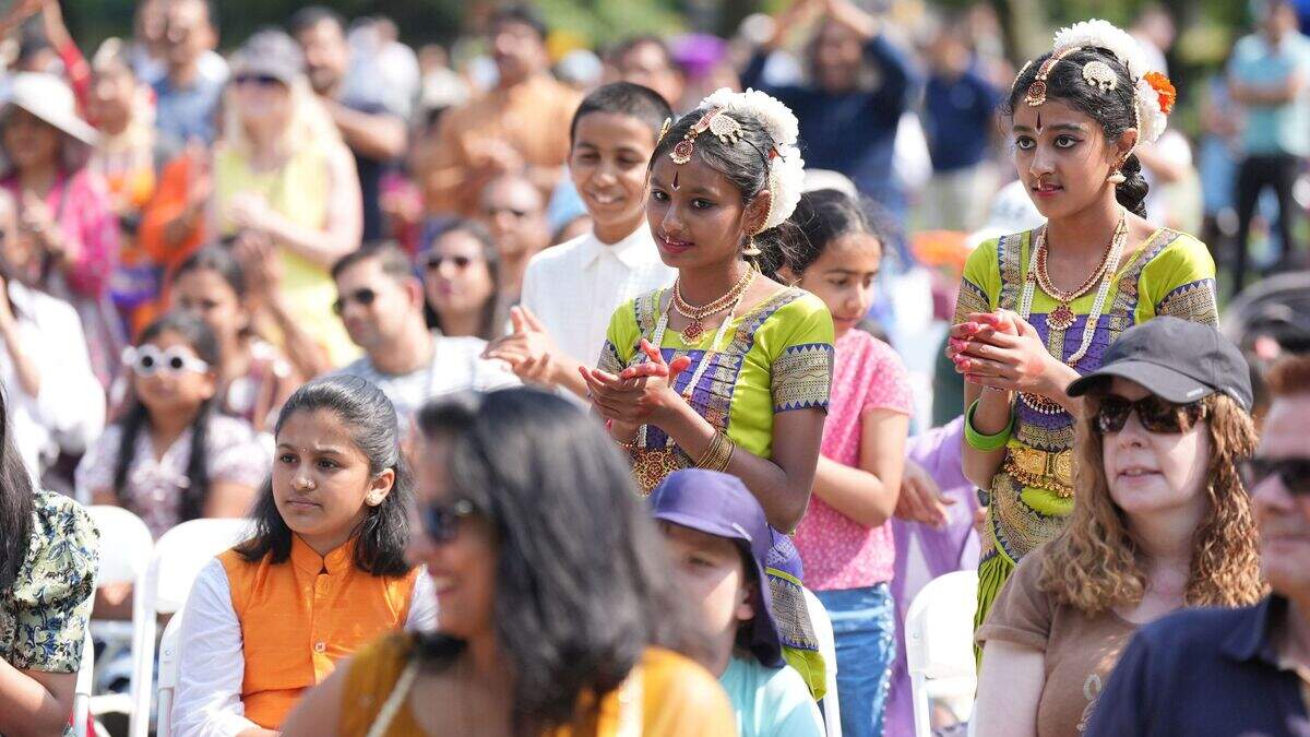 Merrion Square: Indian community celebrates independence day in Dublin ...