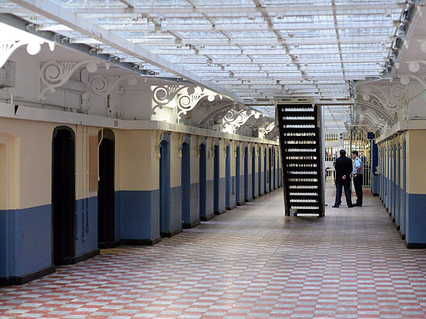 Mountjoy braced for flood of inmates as gardai crack down on city crime ...
