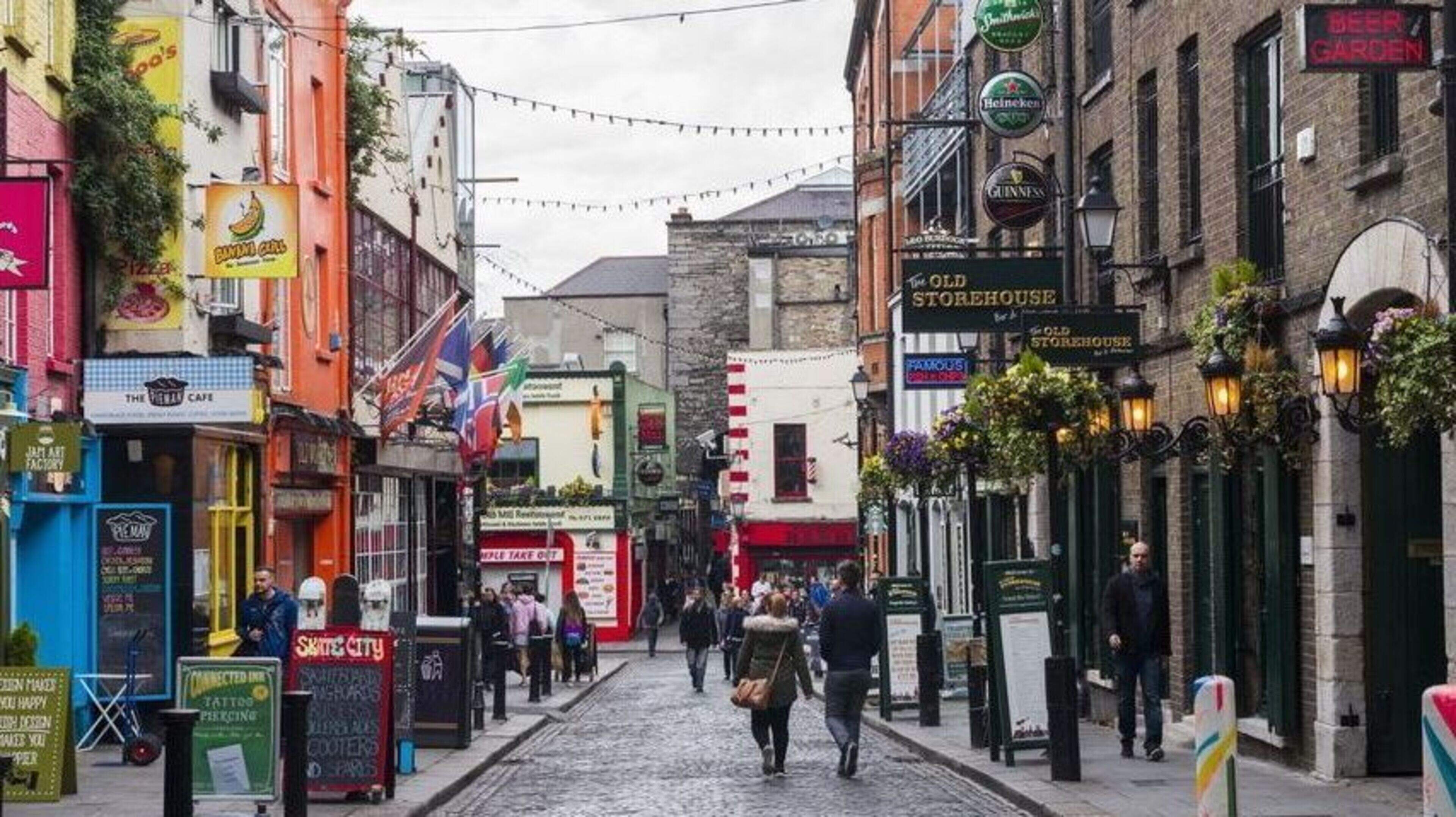 Man tried to kick and punch gardaí during search in Dublin city centre