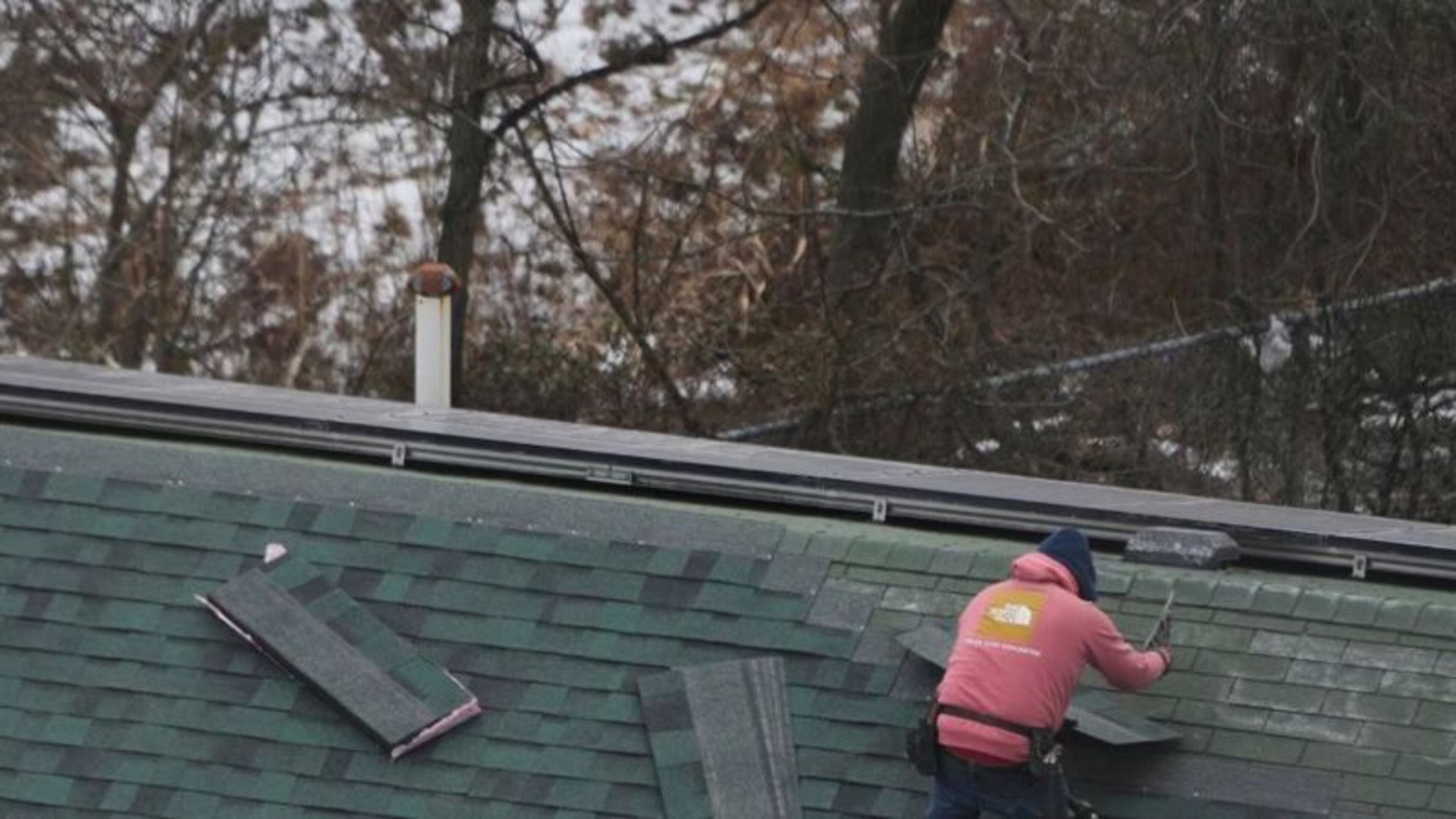 Canadian police warn of roofing scam involving ‘Irish’ men with red beards