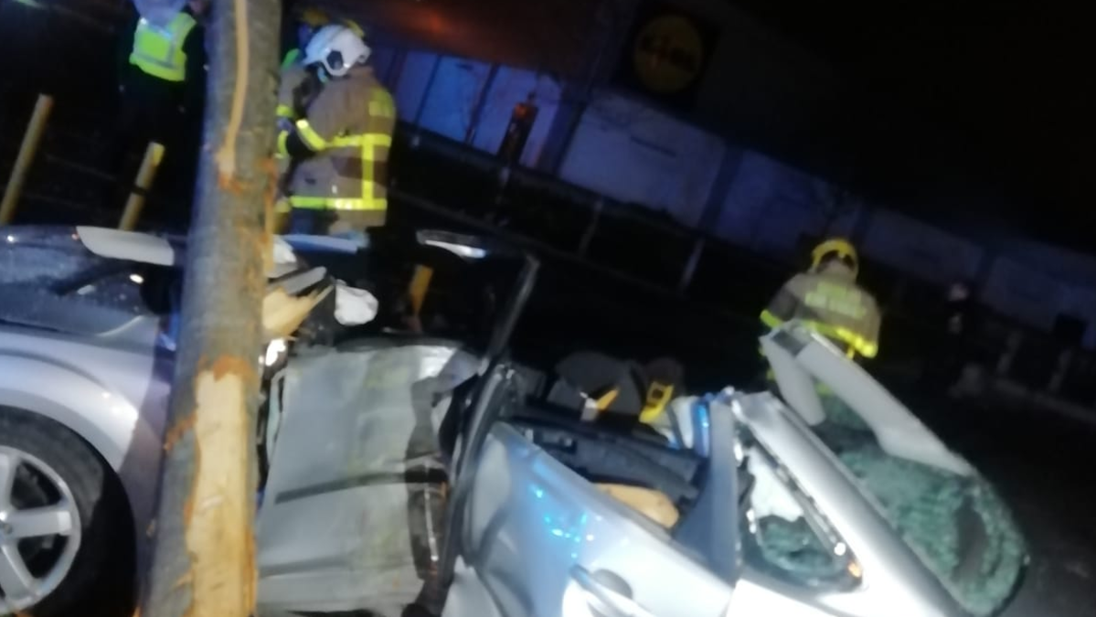 Two injured after car crashes into tree following high speed chase in ...