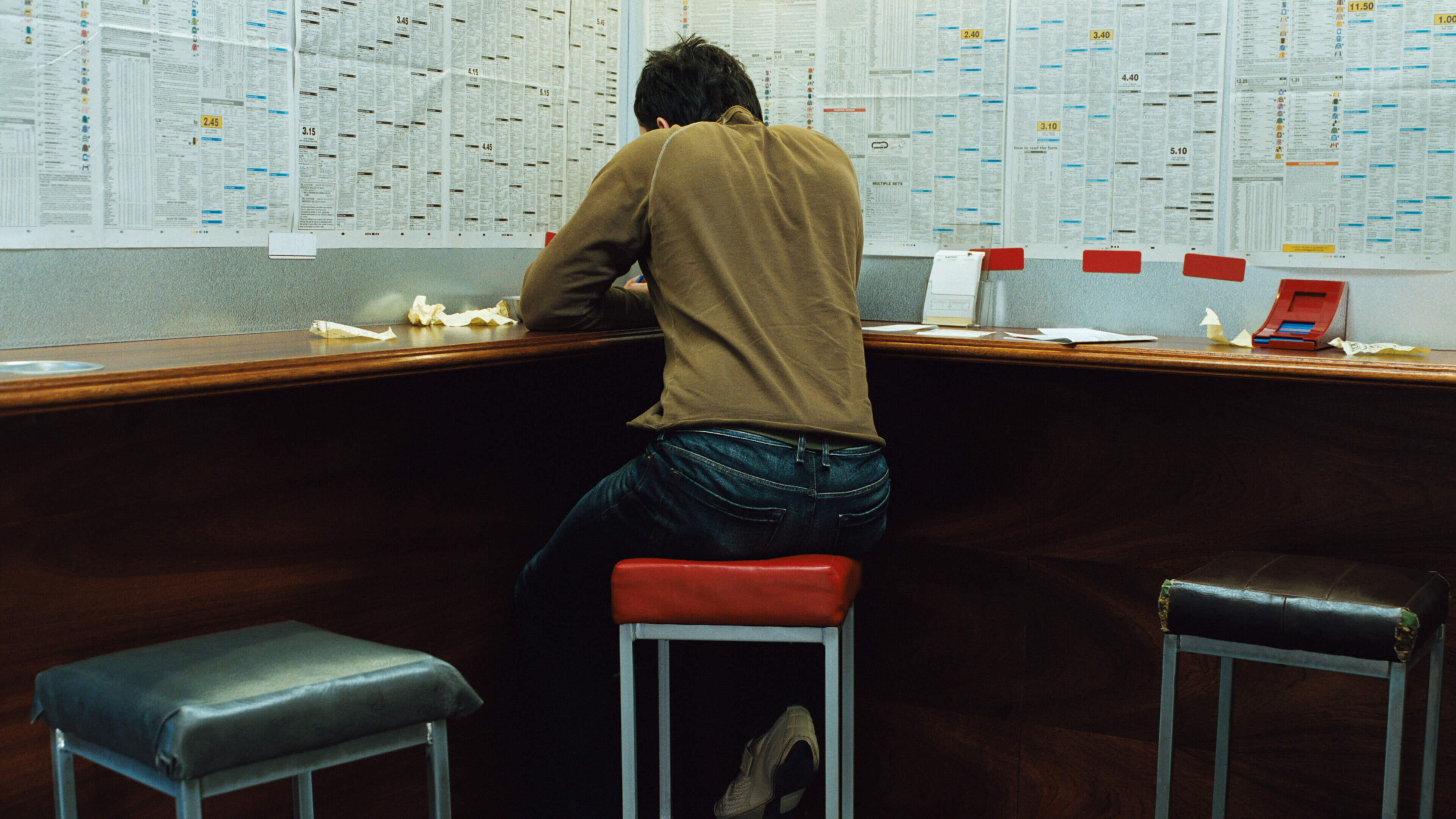 ‘I won’t leave until I’ve lost it all’- Desperate gambling addict begs bookies to ban him 