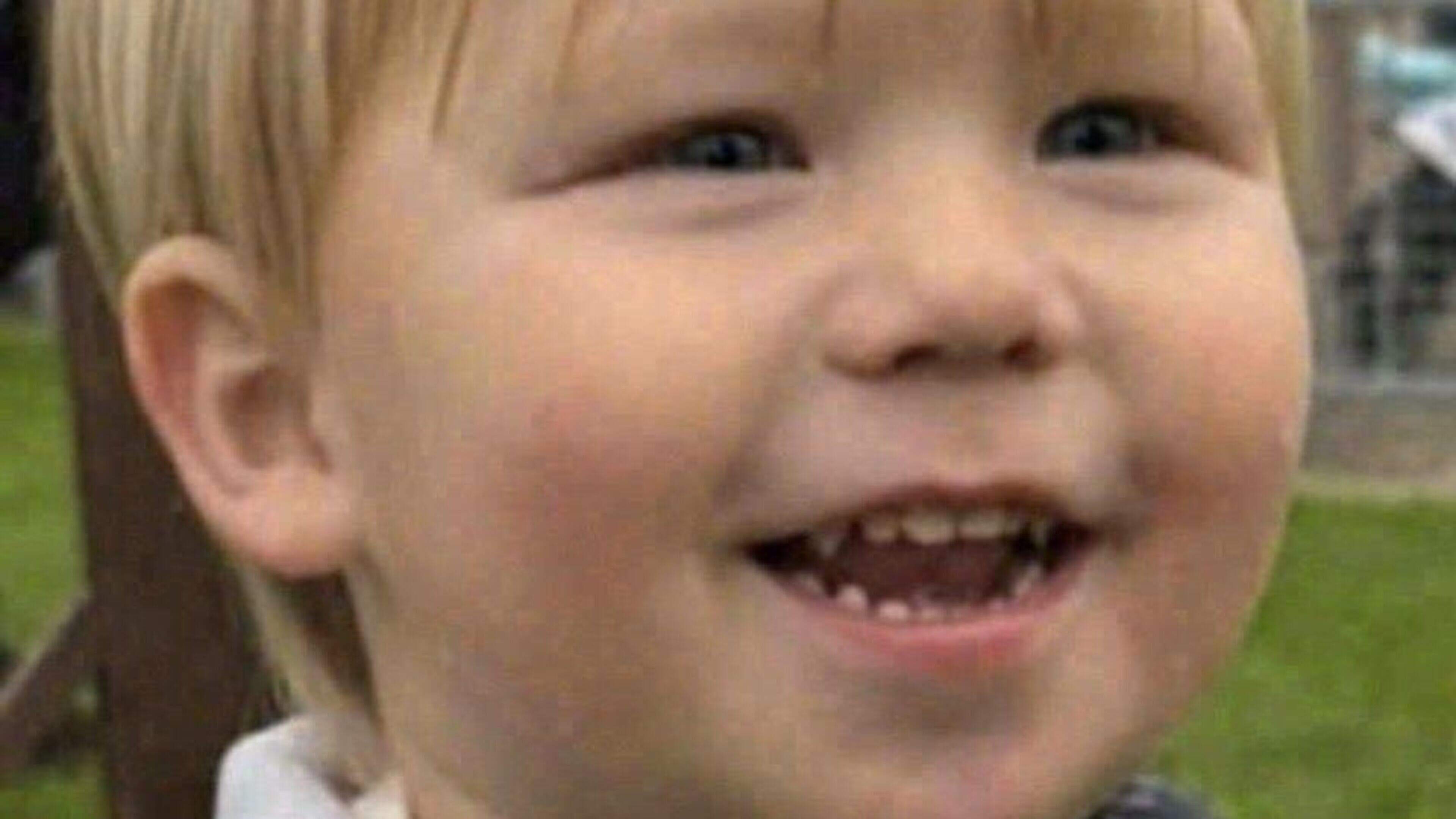 Mum breaks down inquest told how she identified body of her son (2) after horror car crash