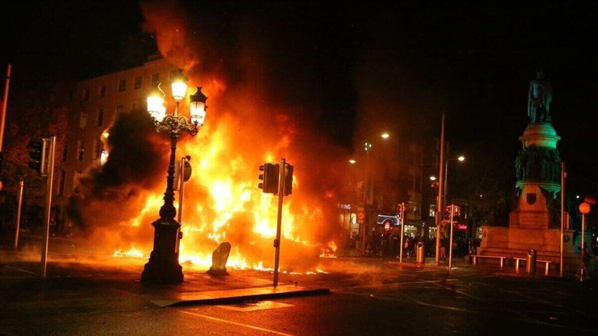 Dublin Bus counts cost of buses damaged during November riots | Crime World