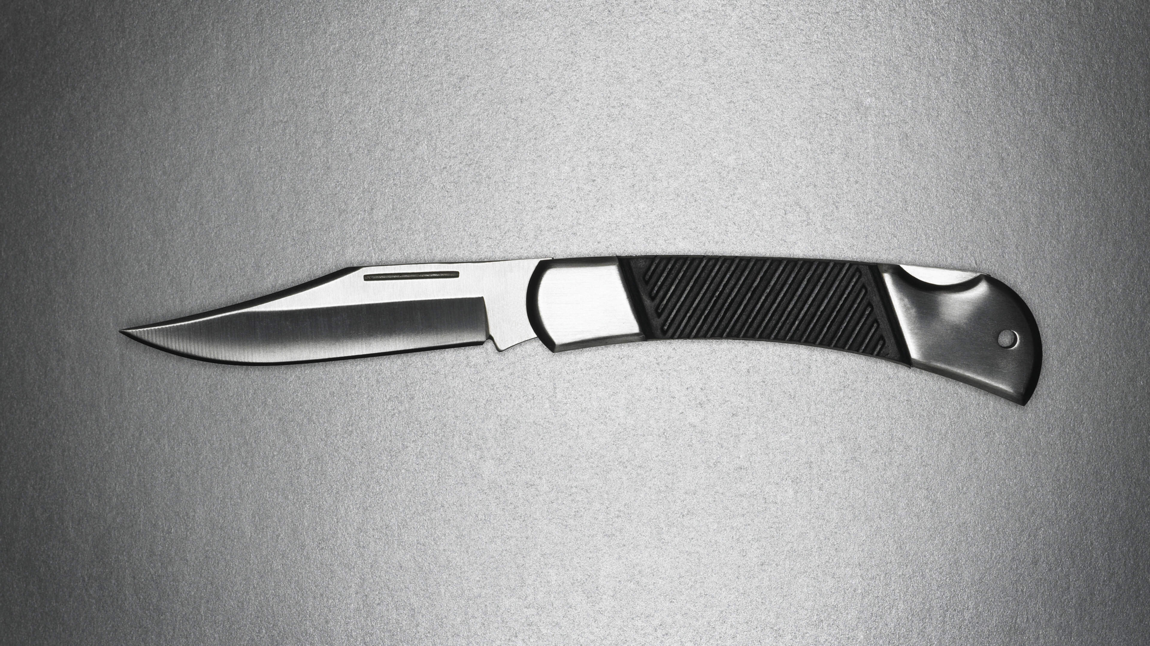 Man (27) charged after knife stand-off at Dublin shop is denied bail