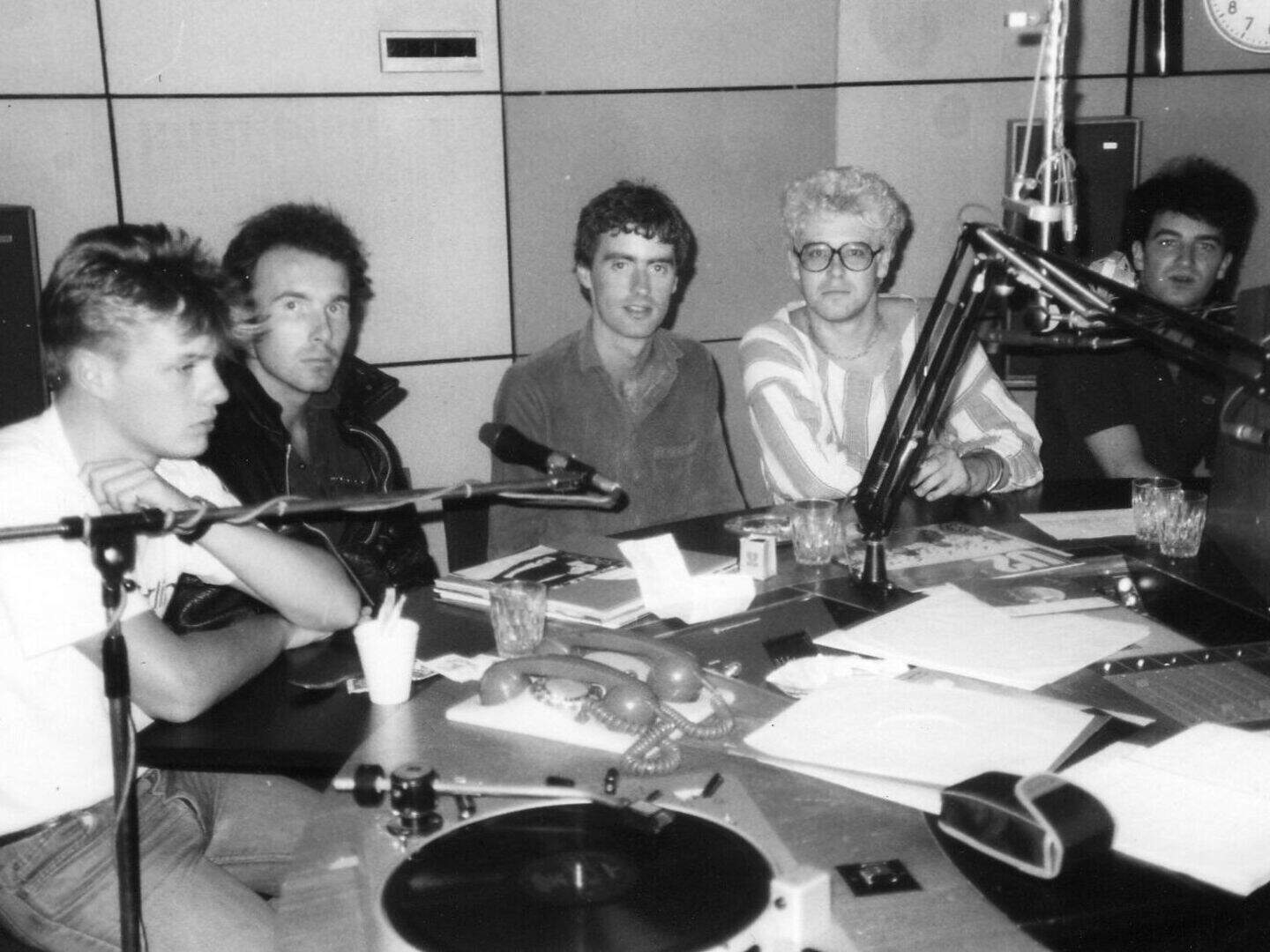 2FM legend Dave Fanning on why his love for live gigs is a family ...
