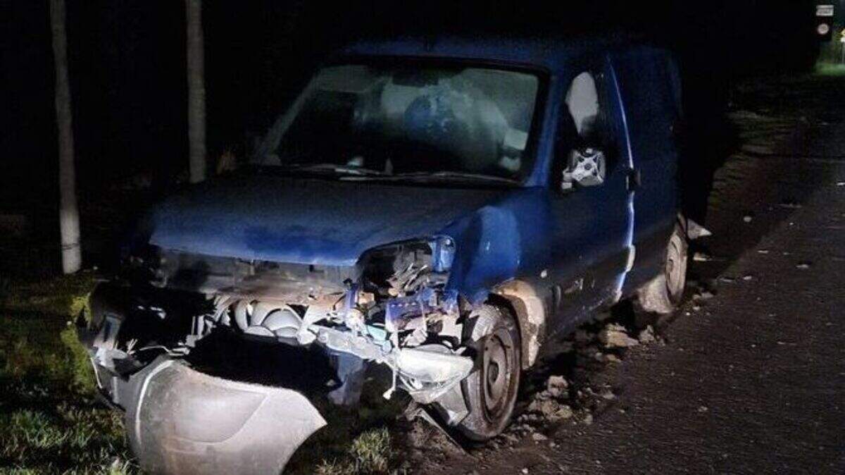 Monaghan driver crashes into pole and flees as car ‘filled with empty ...