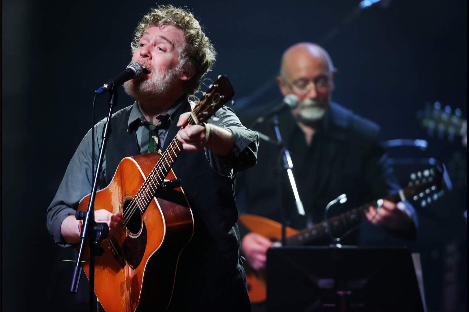 Glen Hansard Reflects on the Origins of Dublin’s Iconic Christmas Busk