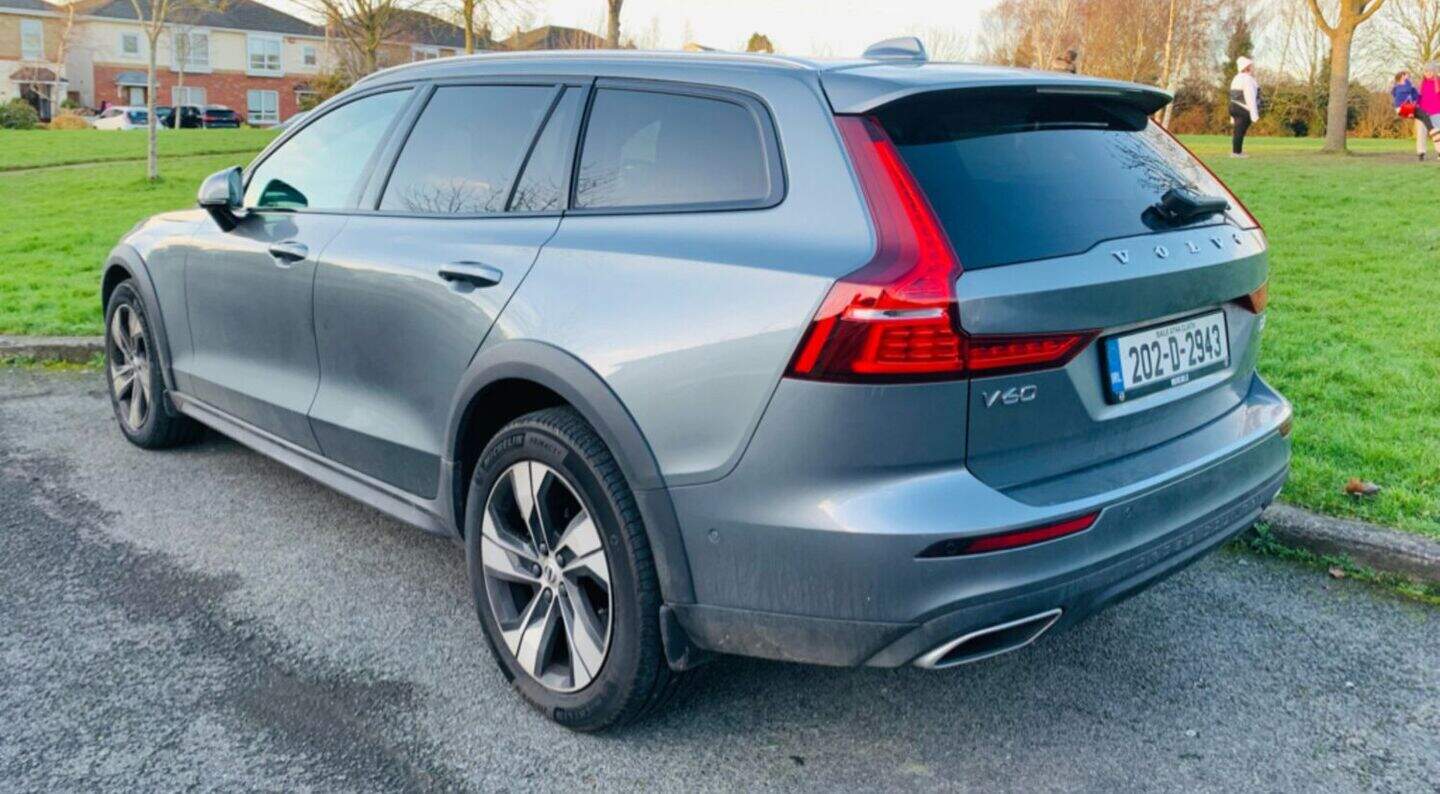 REVIEW: Volvo deserves Swede success with their new Cross Country ...
