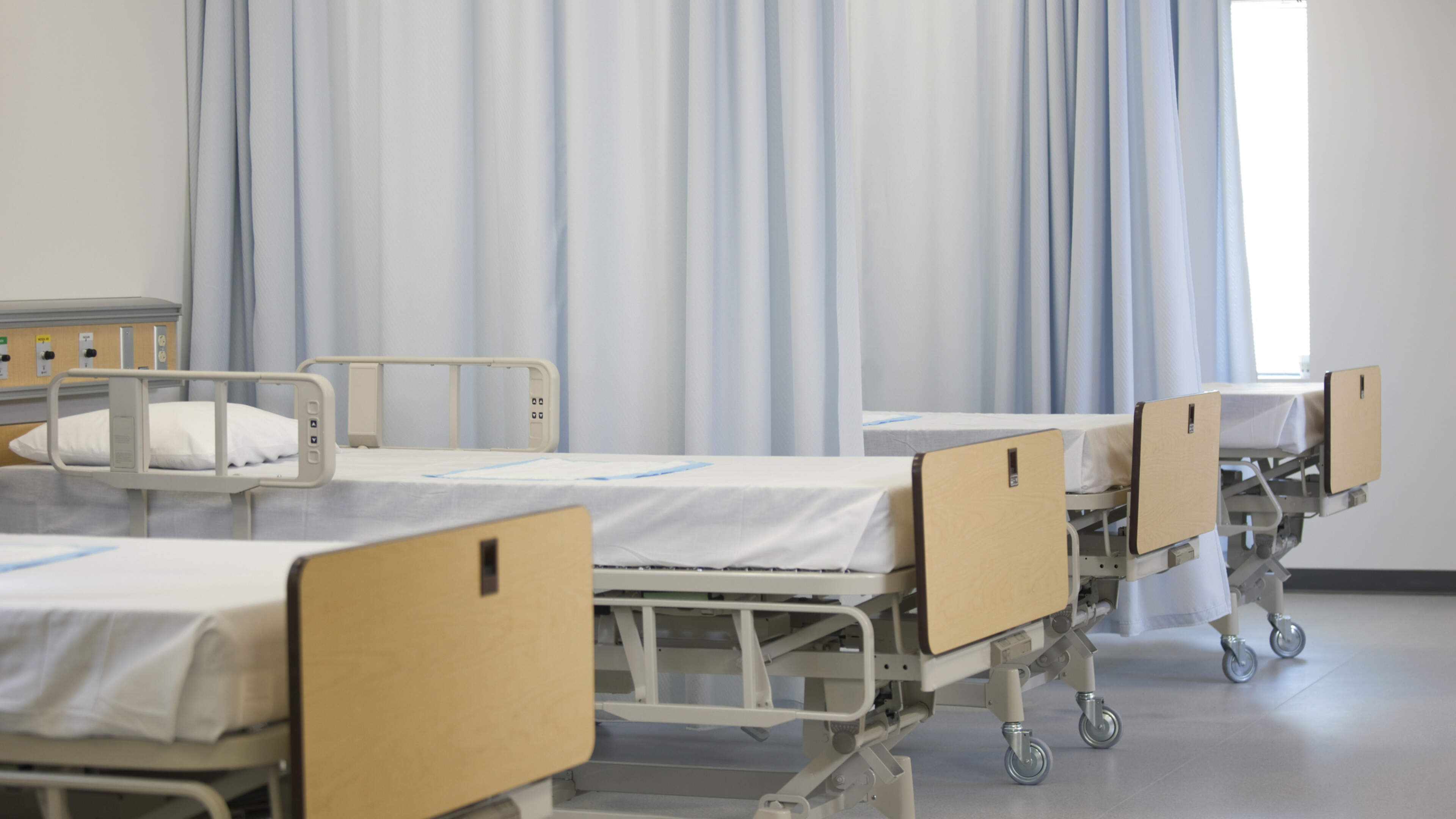 Healthcare worker accused of sexually assaulting teen girl while washing her at medical facility