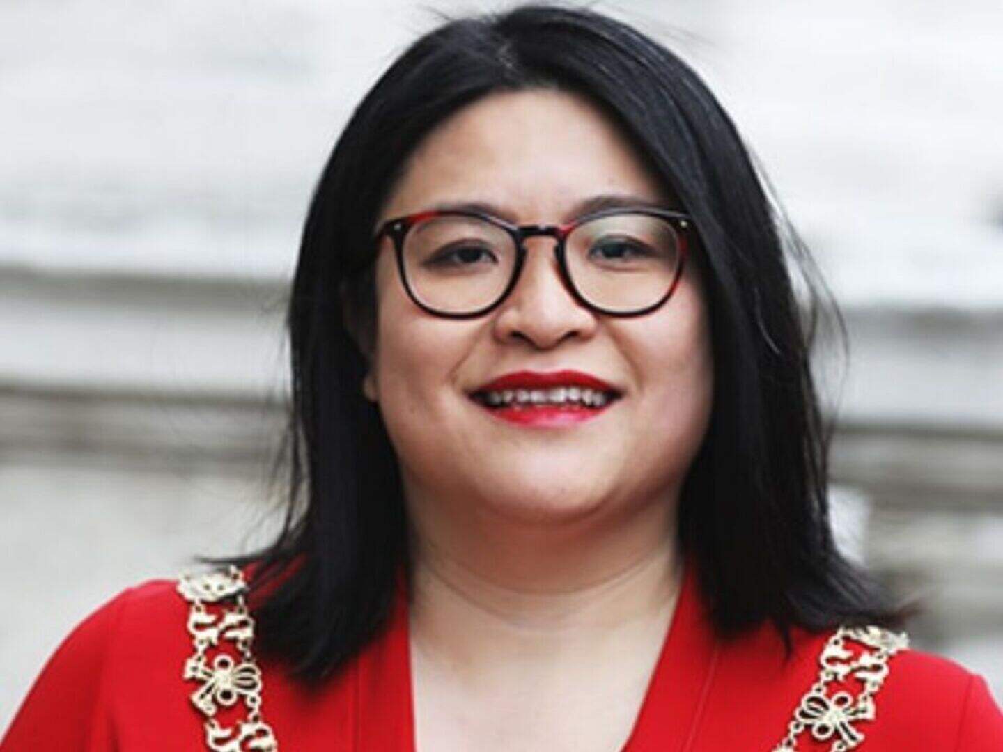 Cllr Hazel Chu slams far right activist Gavin Pepper as he videos her ...