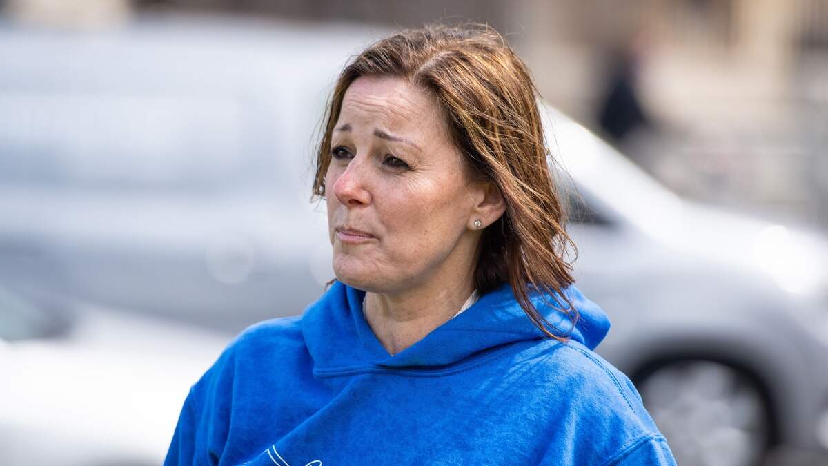 Actress Henshall criticises care home Covid restrictions after mother’s ...