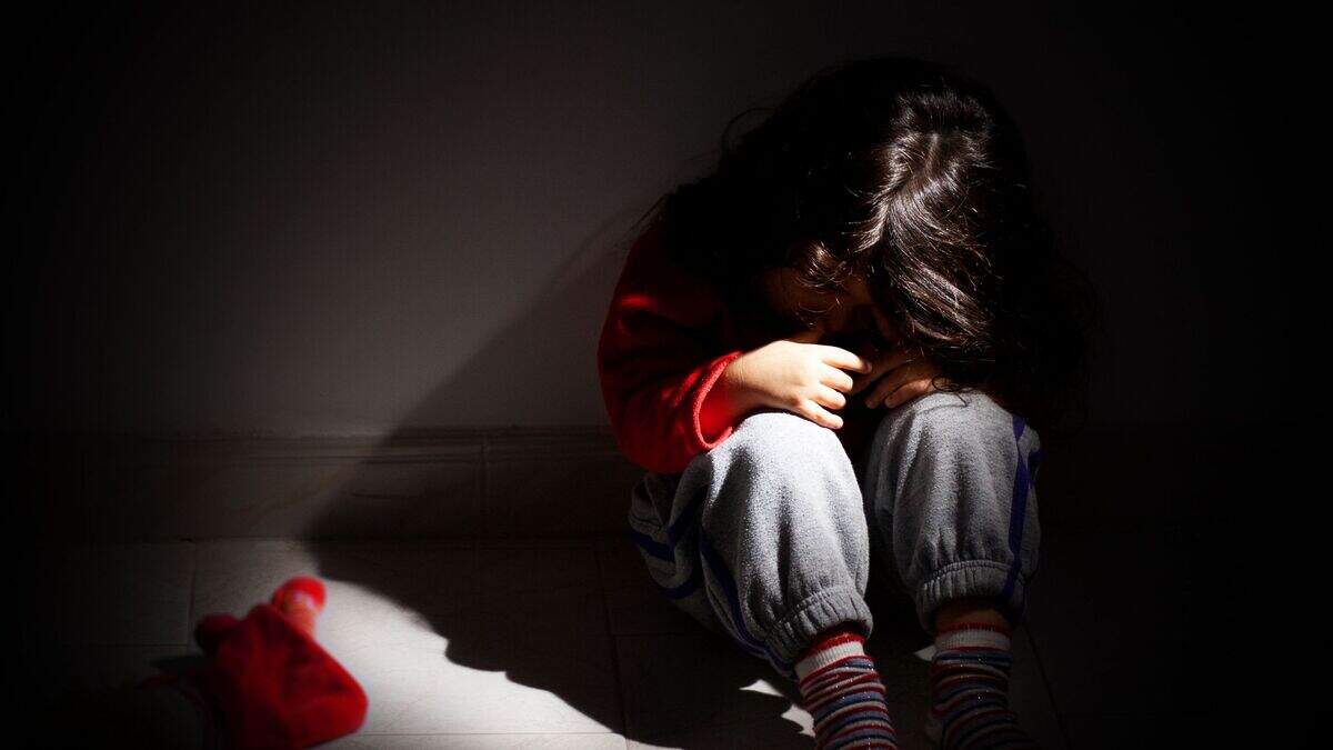 Keith Farrell: Man caught with nearly 3,000 child abuse images gets ...