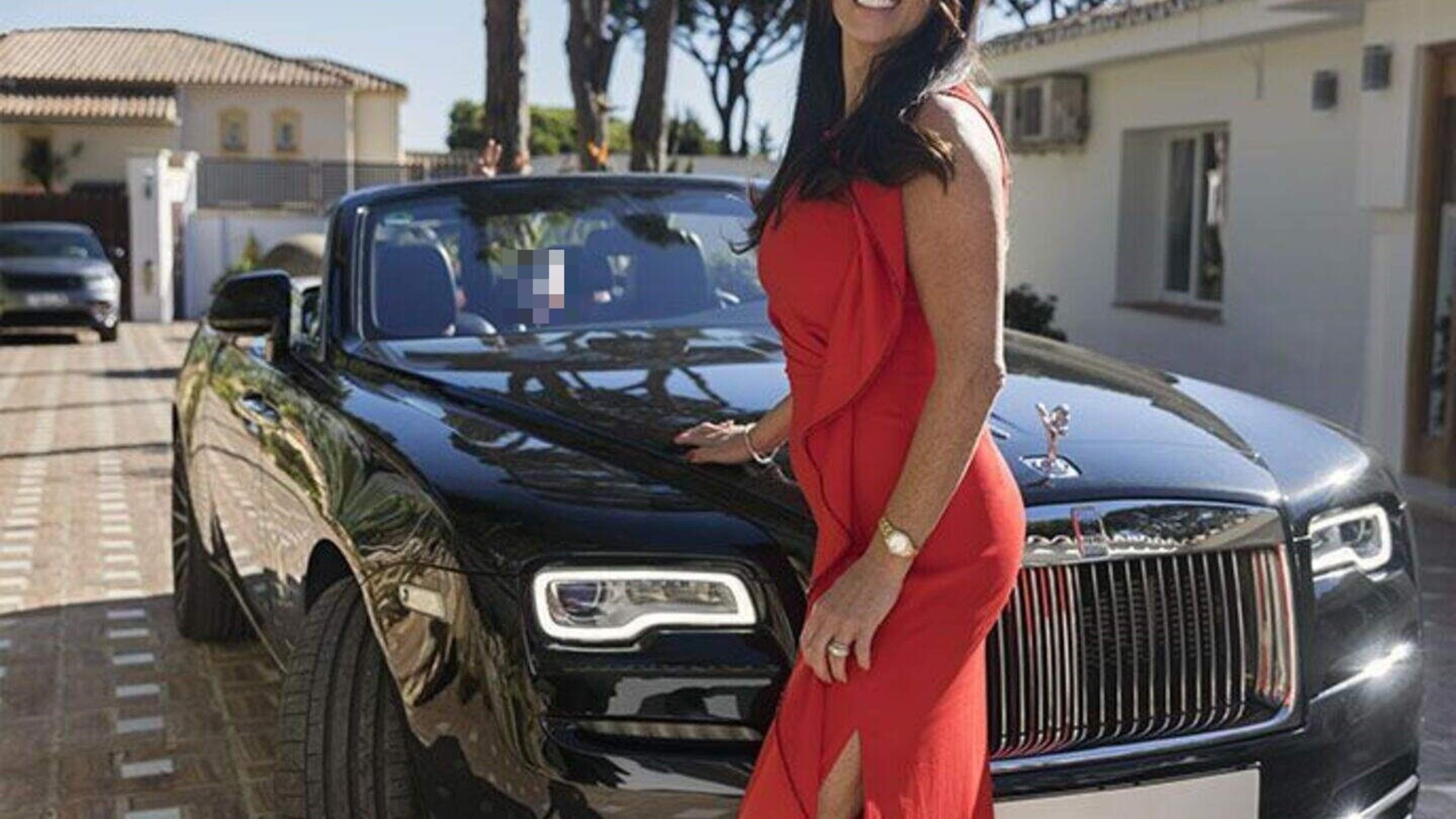 Kinahan gangster’s moll banned from selling €5 million Costa del Sol mansion after arrest