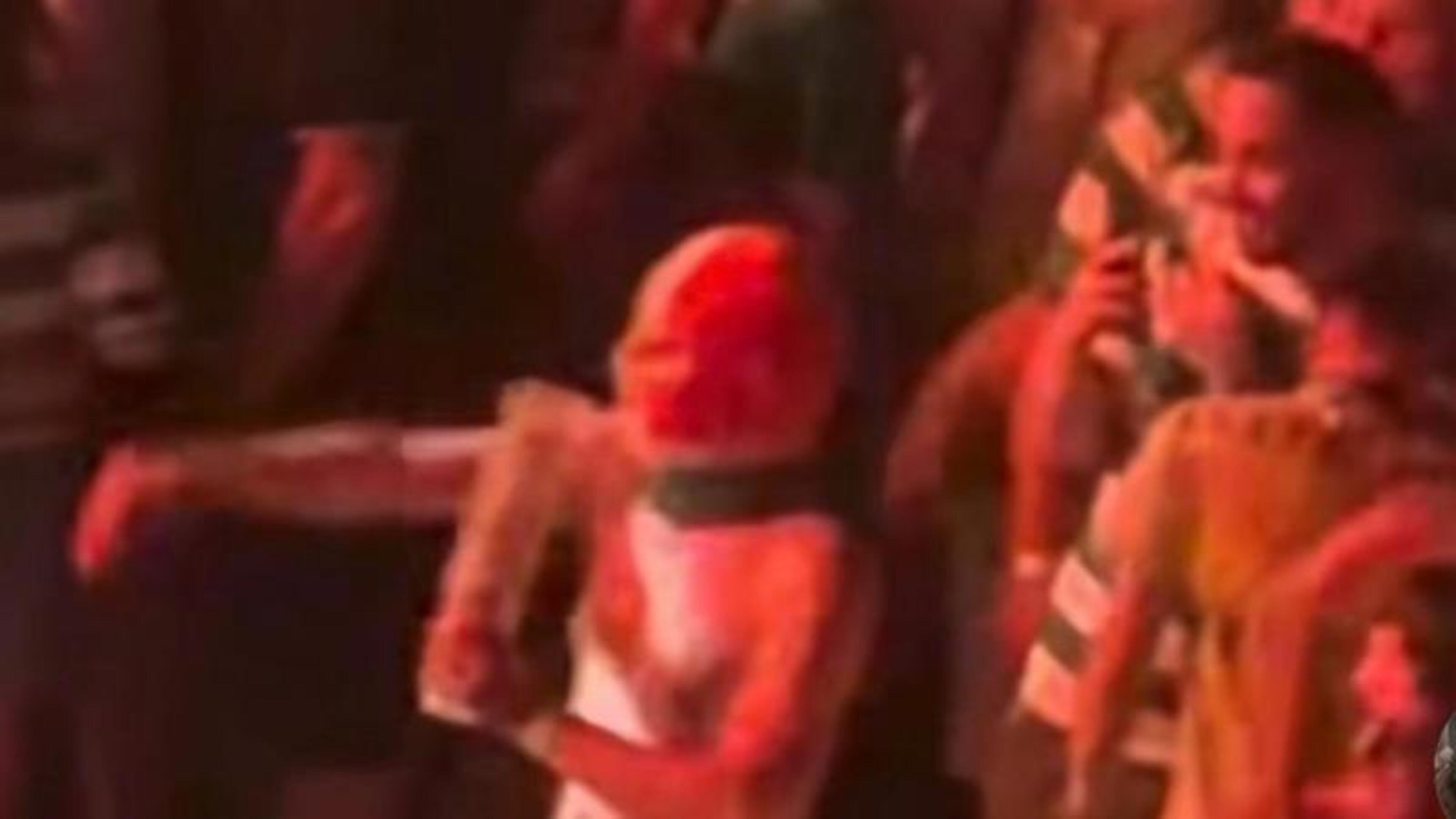 Wolfe Tones singer slams ‘Kneecap a***holes’ after chaos erupts at gig