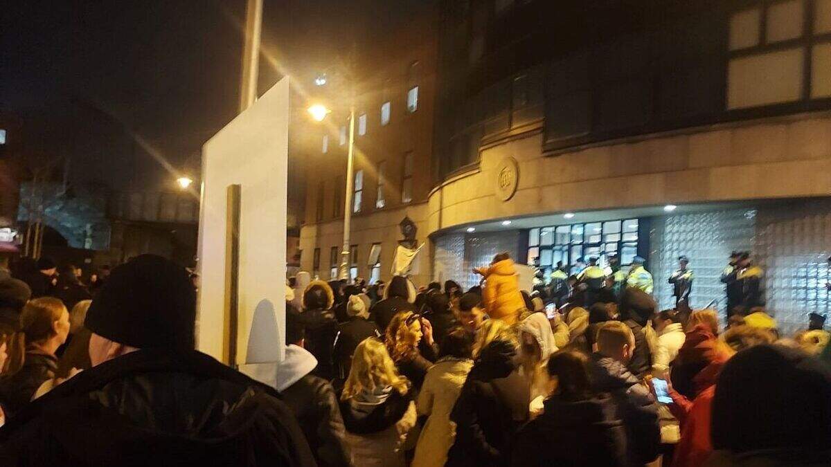 Dublin protests: Anti-immigration protesters block Luas line as they ...