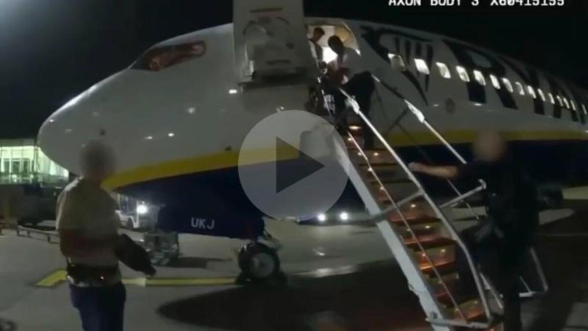 Drug gang boss arrested as he gets off packed Ryanair flight