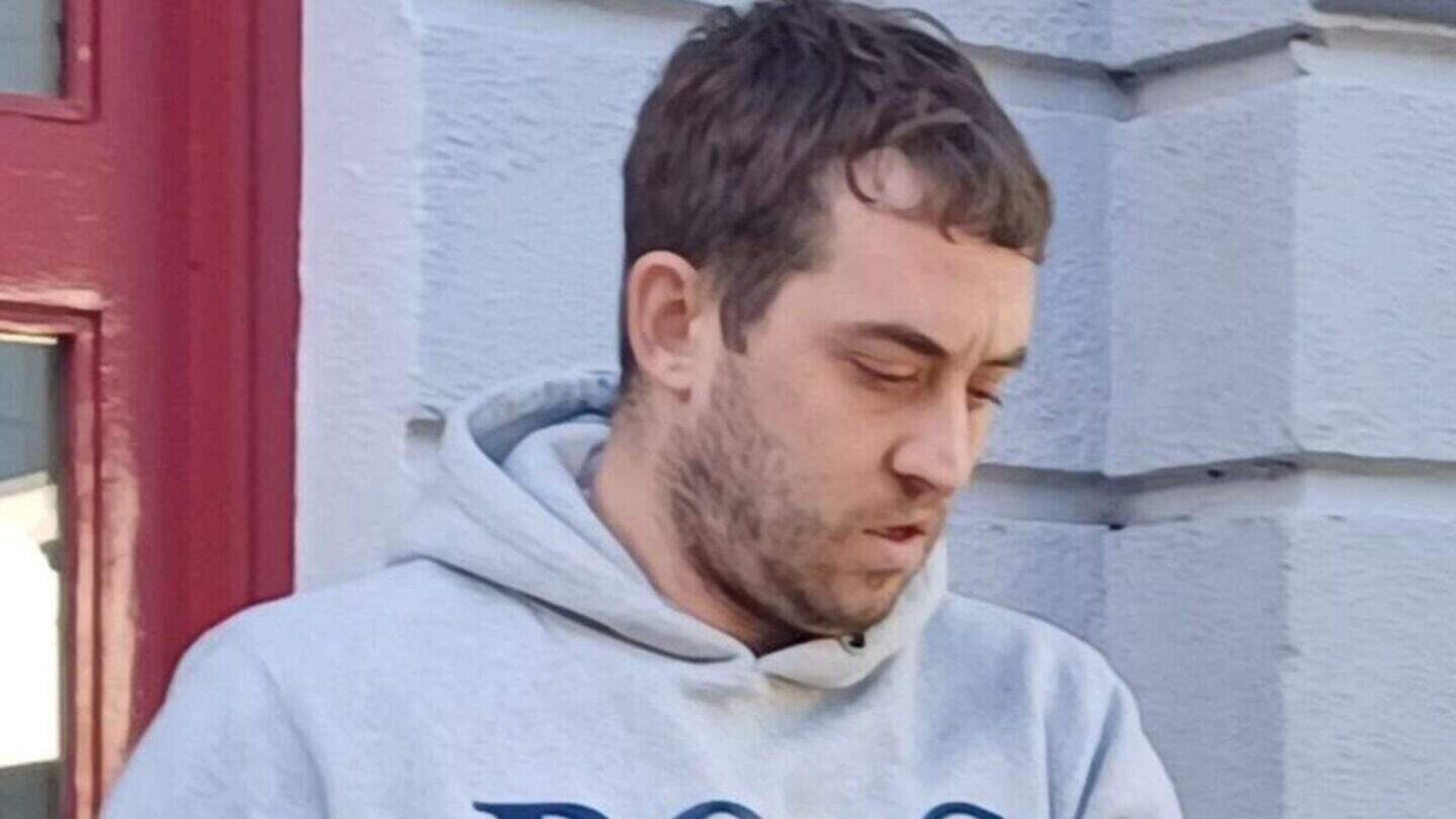 Violent dad (34) jailed for ramming ex’s car and beating her in ‘jealous rage’
