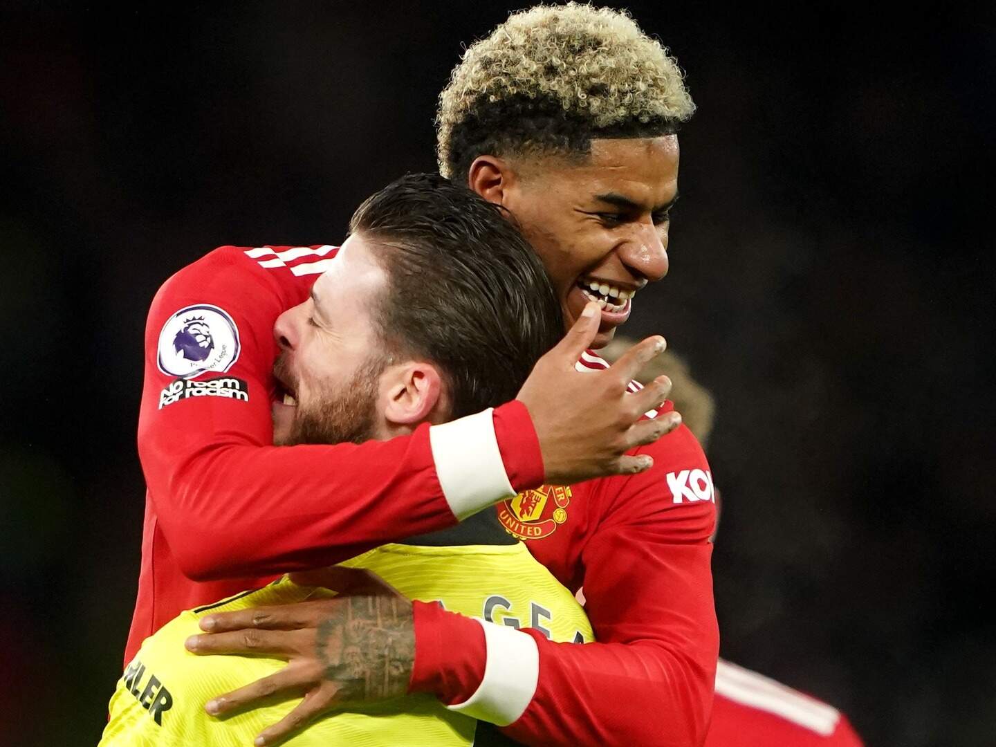 Marcus Rashford strikes in stoppage time as Man Utd snatch victory over ...