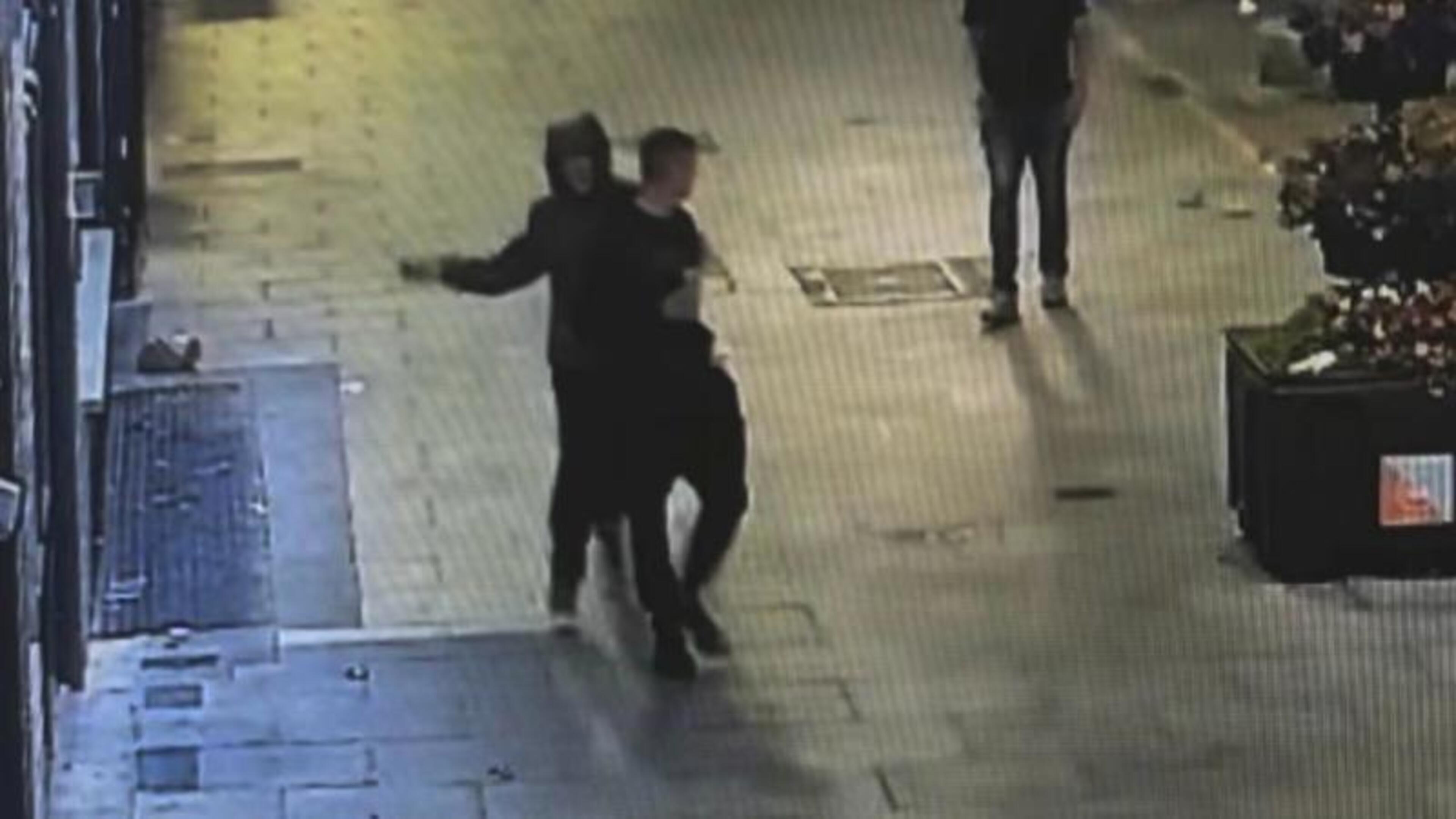 E-bike thug launches surprise attack on bystander on Dublin’s Talbot Street