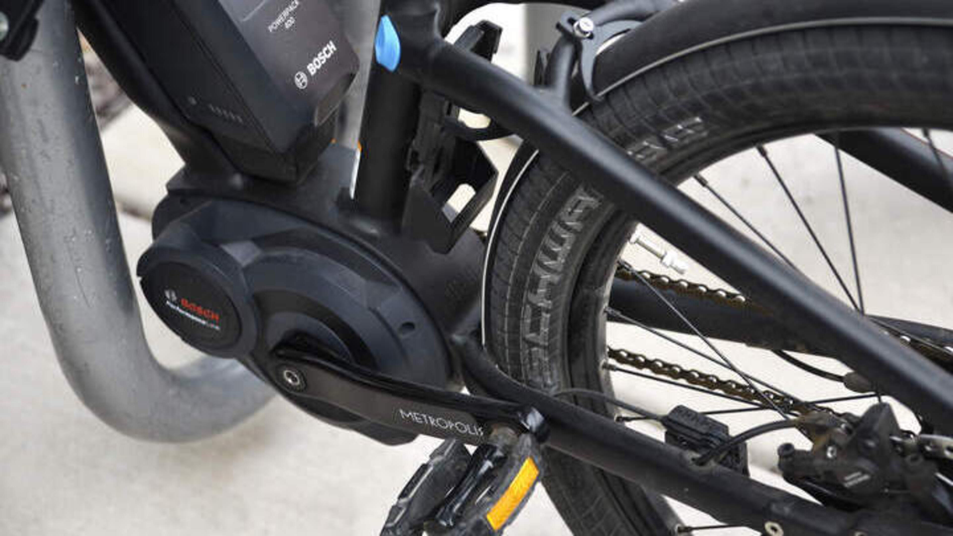 Balaclava teen on ‘high-powered’ e-bike who mounted footpath banned from driving