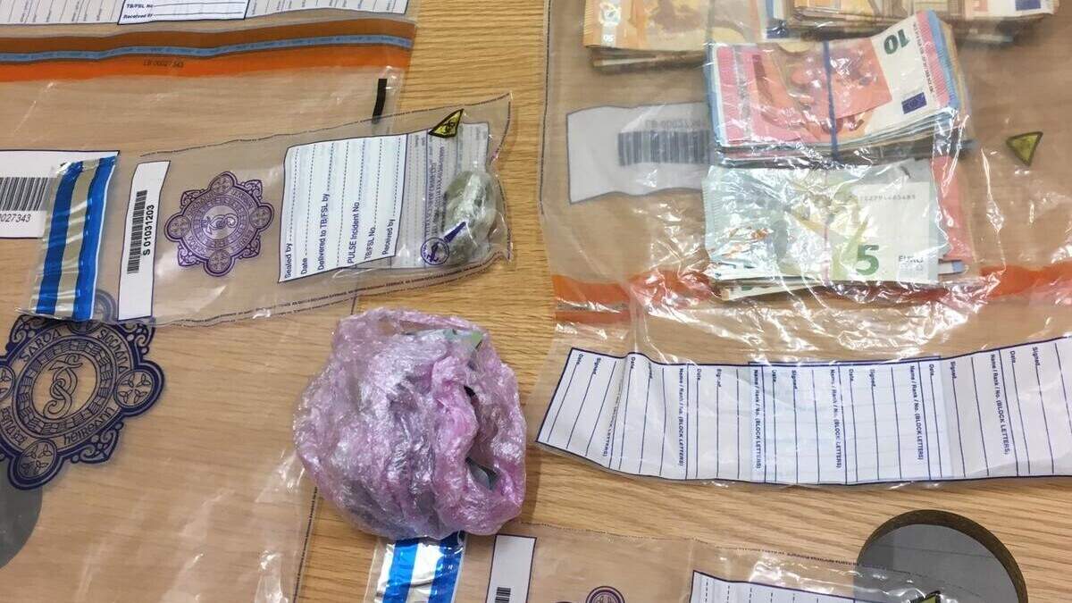 Three teenagers arrested after drugs and cash seizure | Crime World