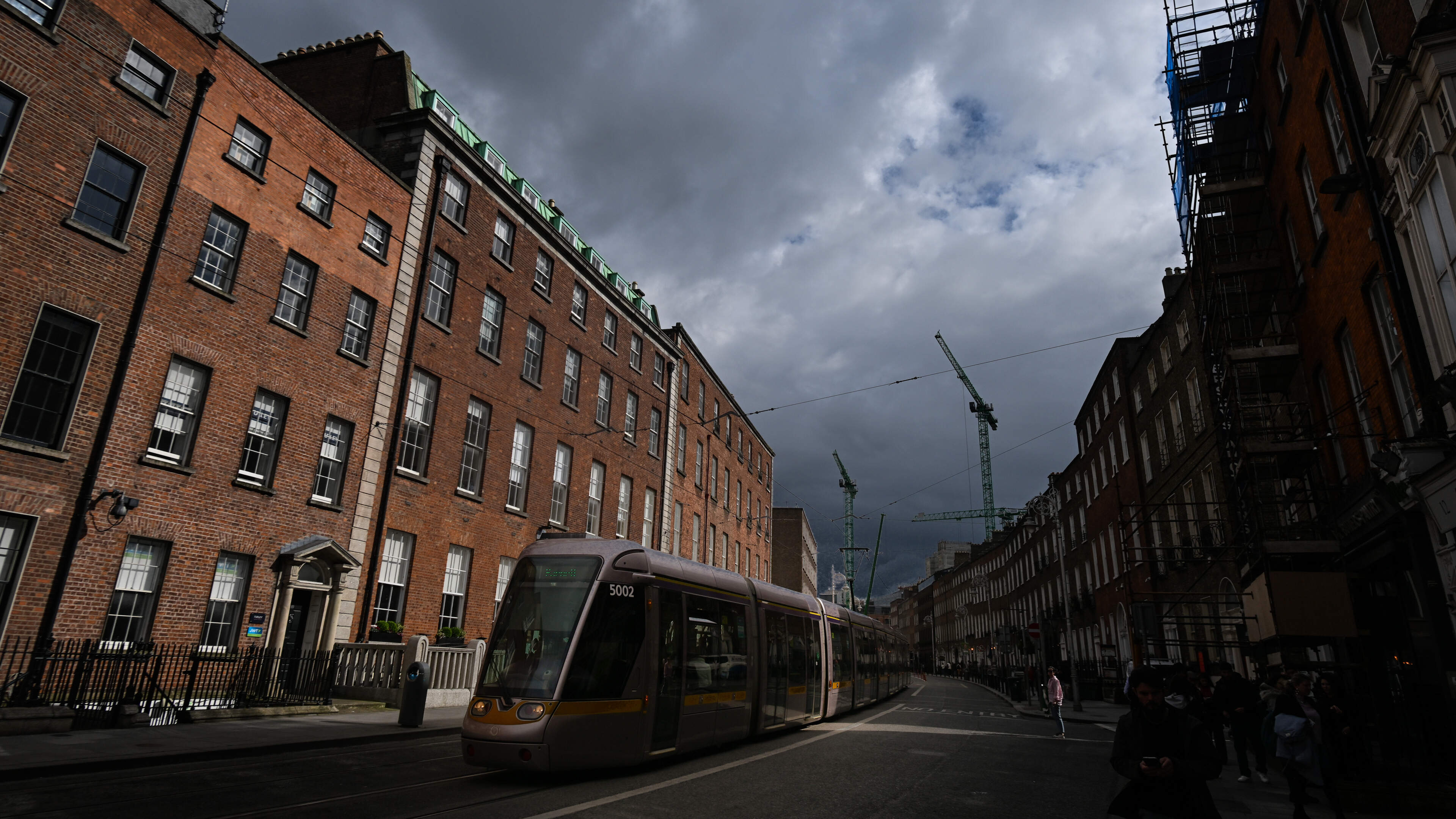 Man left with ‘life-altering’ injuries after slash attack during robbery on Dublin street