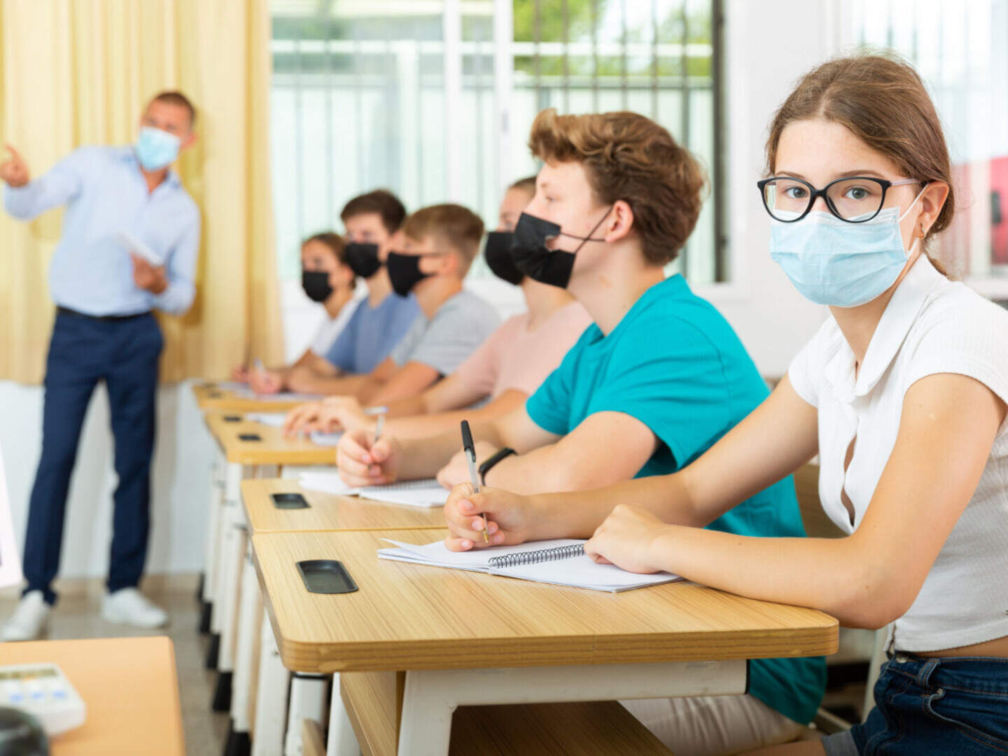 Low rates of pupils passing on Covid-19 to school staff, HSE review of ...