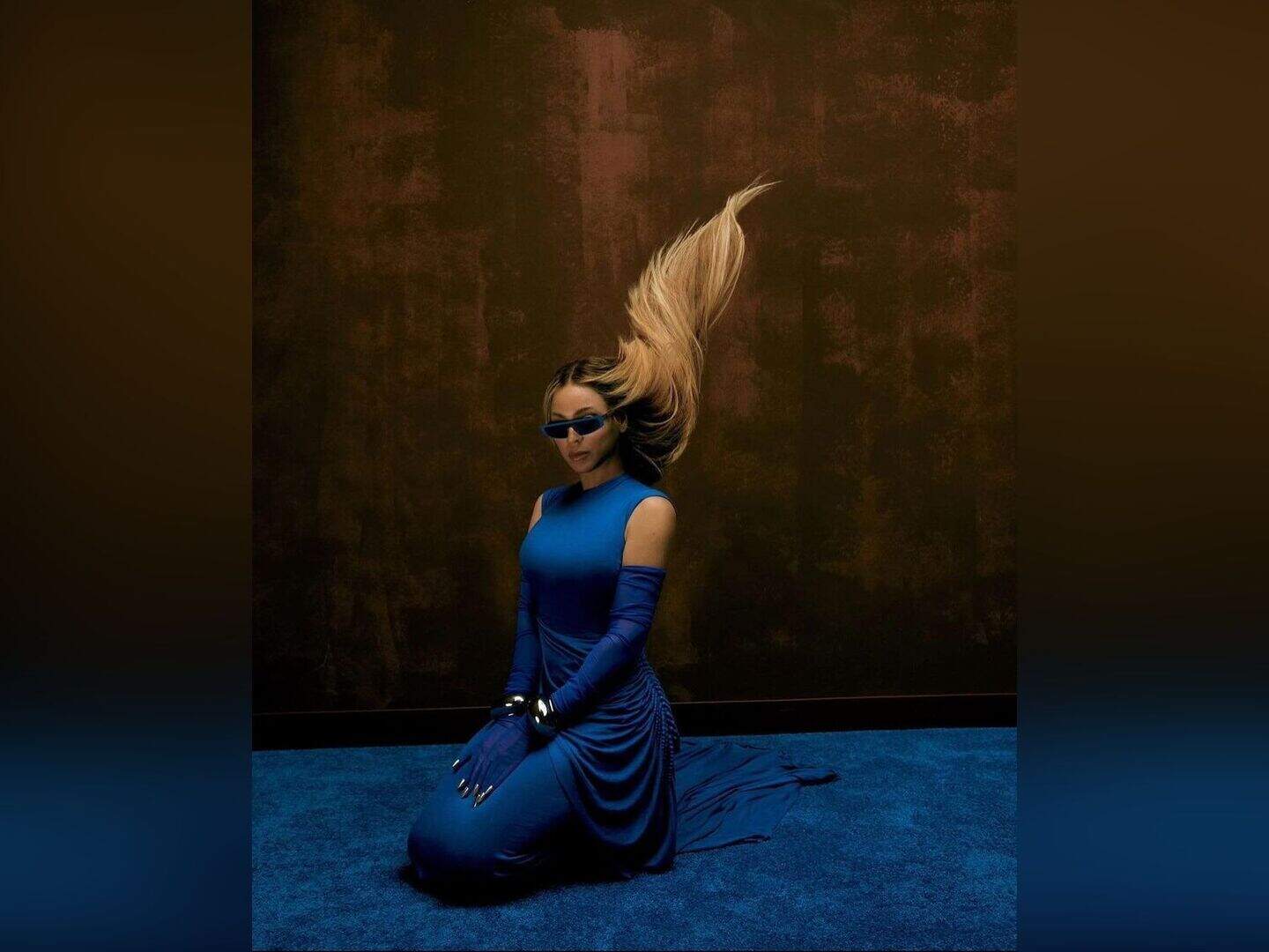 Beyoncé wears dress by Clare fashion designer Michael Stewart in new ...