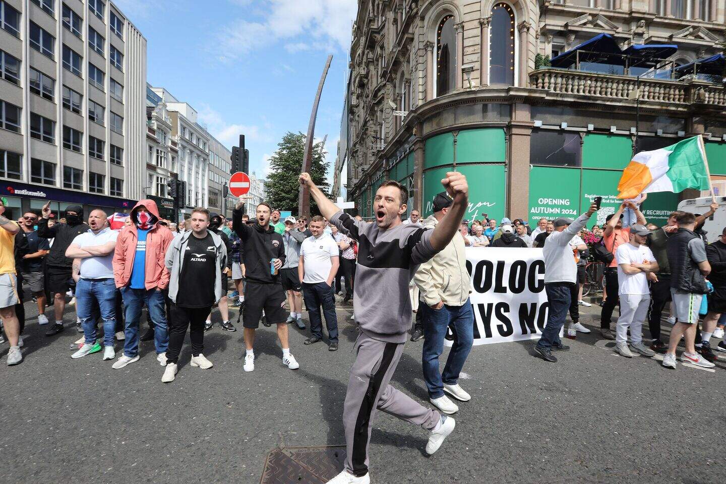 Dublin protesters stand side-by-side with Loyalist sectarian killer ...