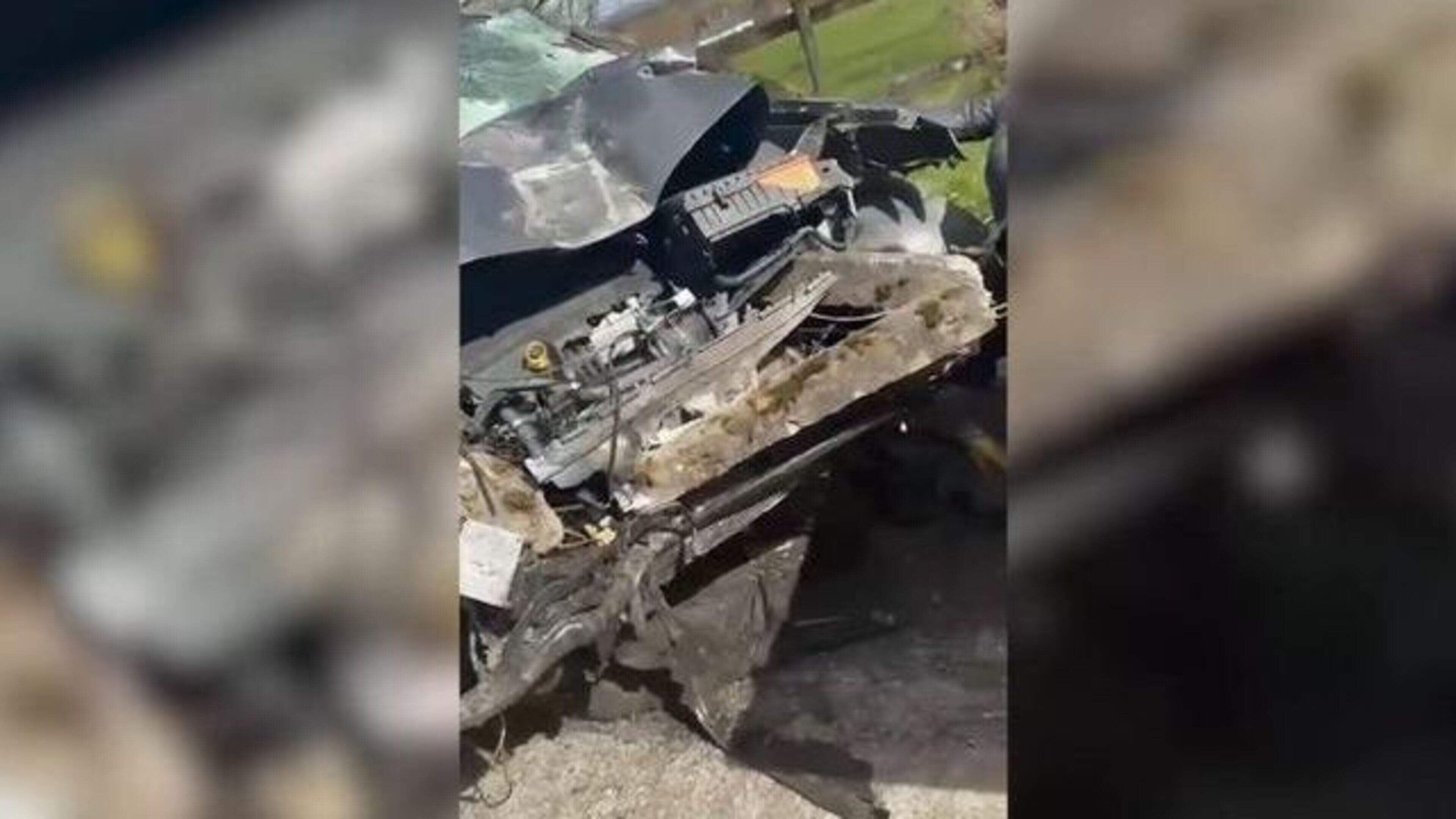 Gardaí probe as driver (20s) narrowly escapes serious injury when concrete post smashes through windscreen