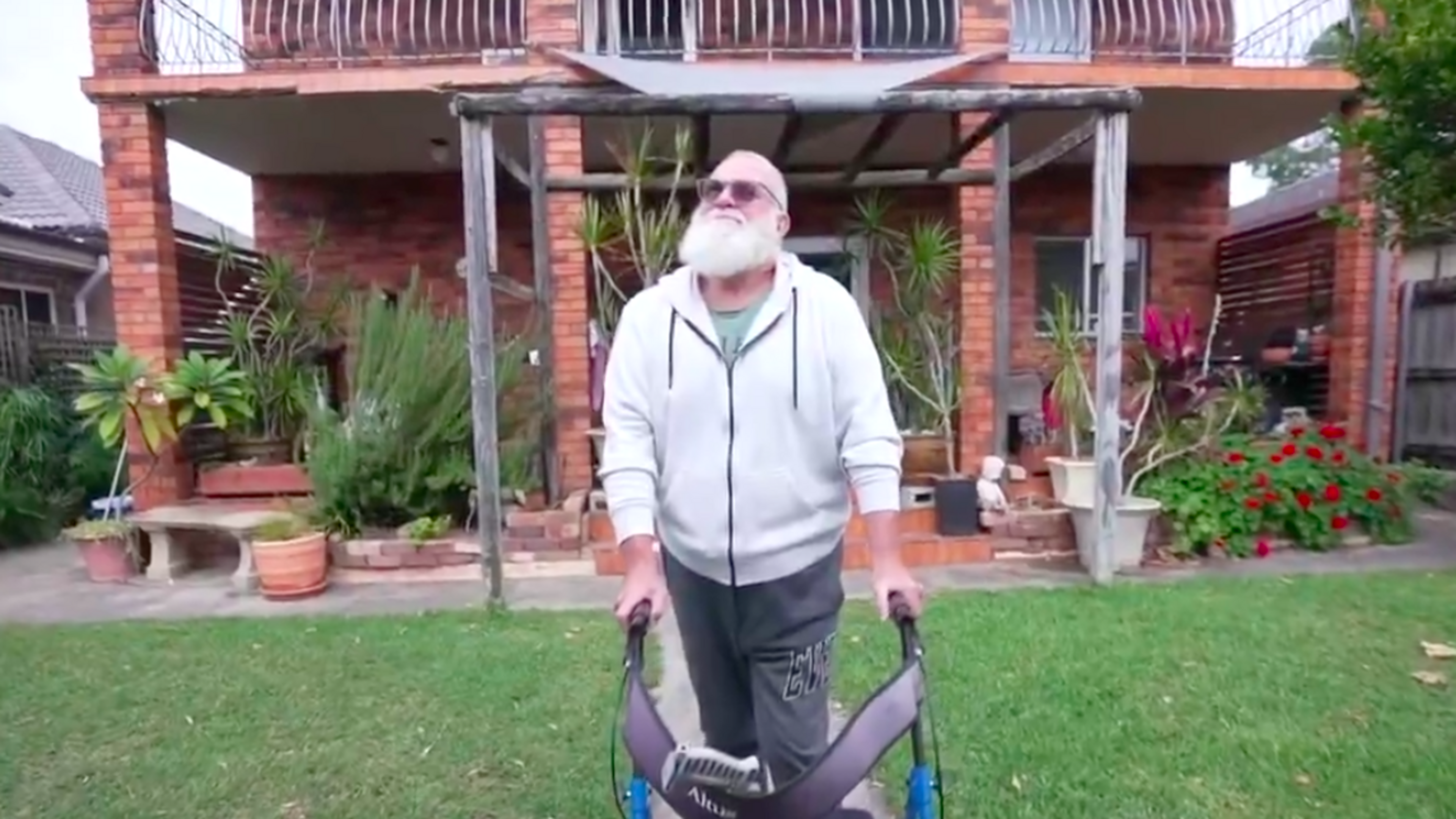 Disabled Sydney man says ‘Irish roofers’ demanded $15k a day to carry out roof scam