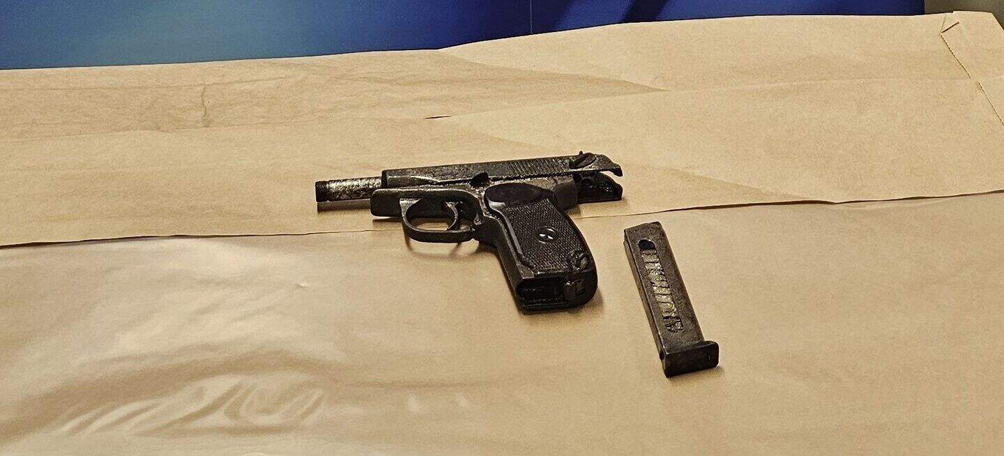 Man and woman arrested after pistol, shotgun and submachine gun seized ...