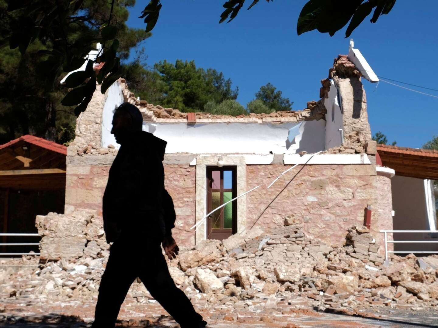 Crete earthquake leaves one dead and nine injured | Crime World