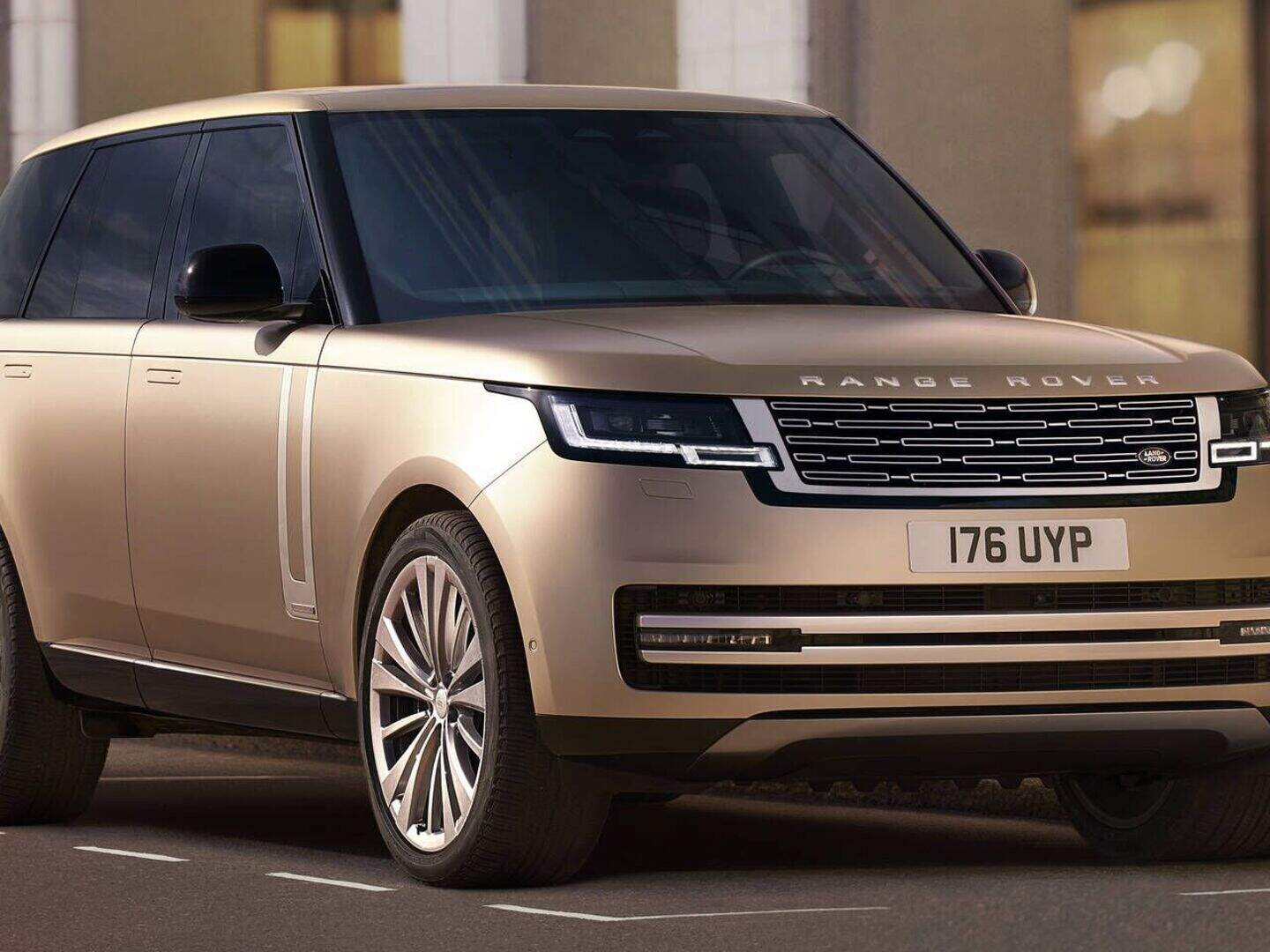 The 2022 version of the iconic Range Rover is beautiful in its ...