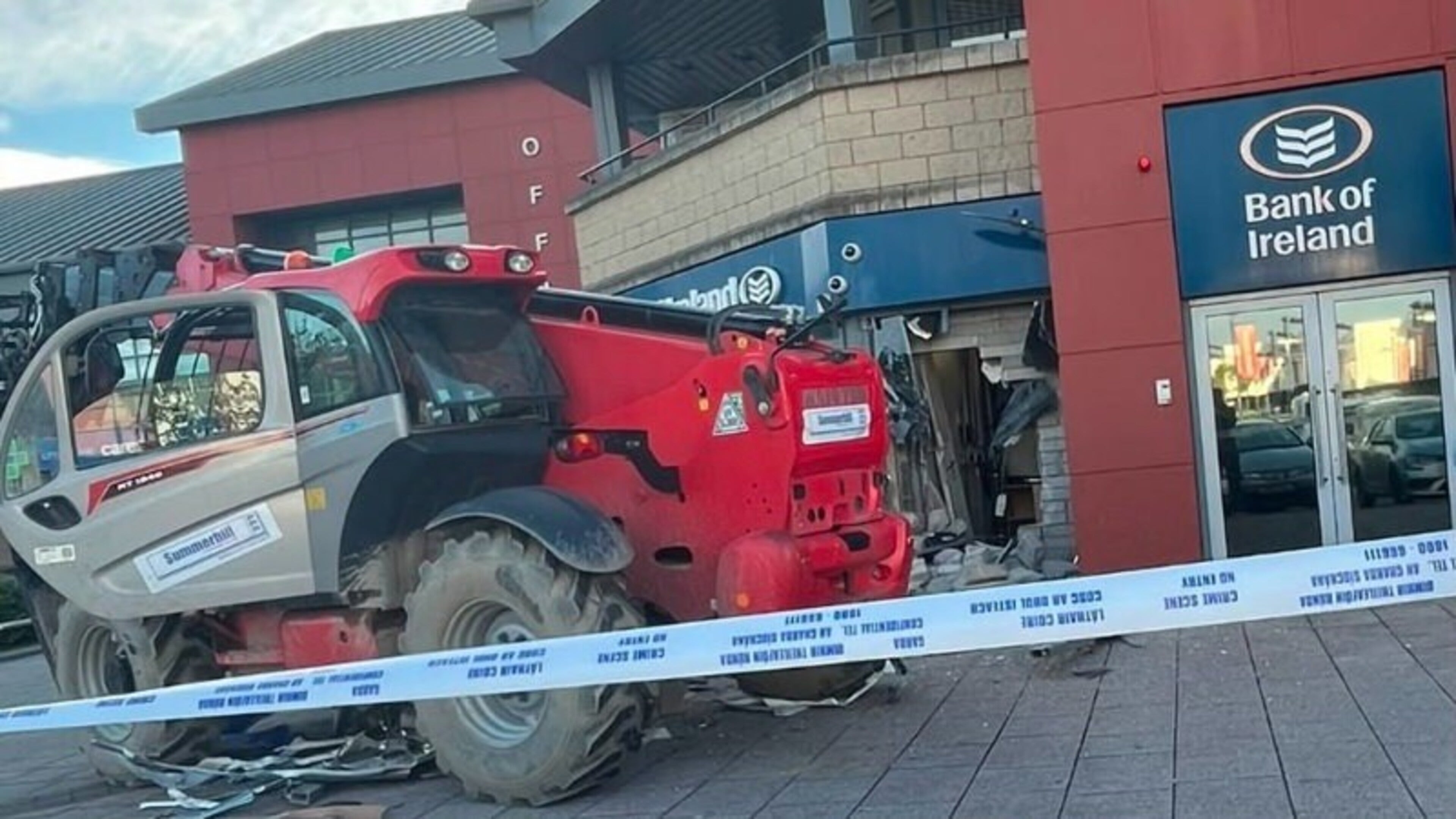 Scene of destruction left by ‘brazen’ early-morning crash and grab gang raid on Cork bank
