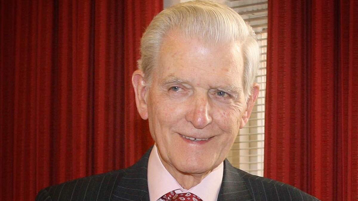 Irish premier leads tributes to Irish News owner James Fitzpatrick ...
