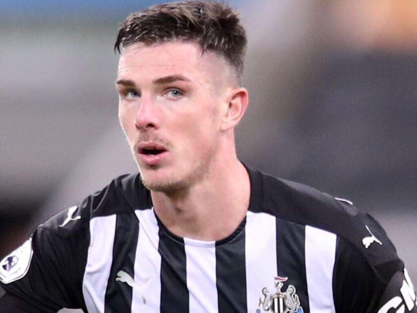 Ciaran Clark signs new two-year deal with Newcastle | Crime World