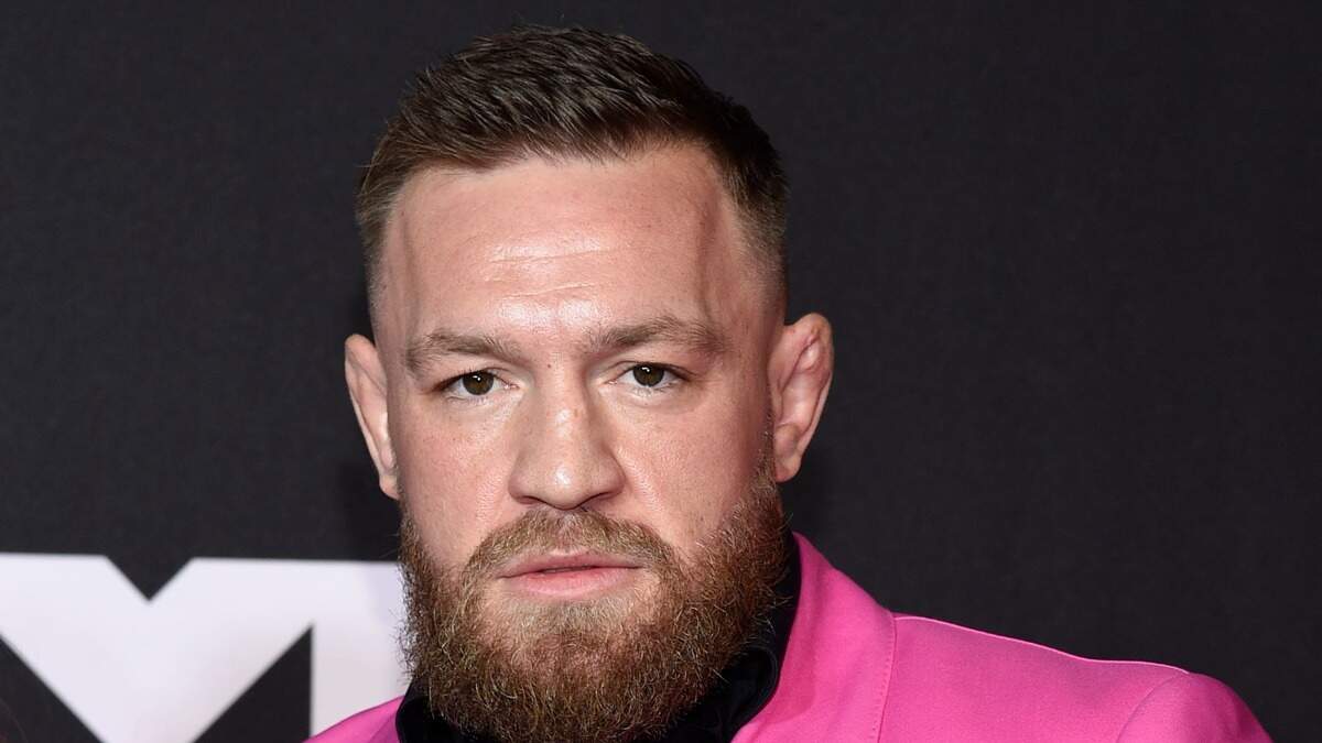 Jake Paul claims Conor McGregor mistook Machine Gun Kelly for him at ...
