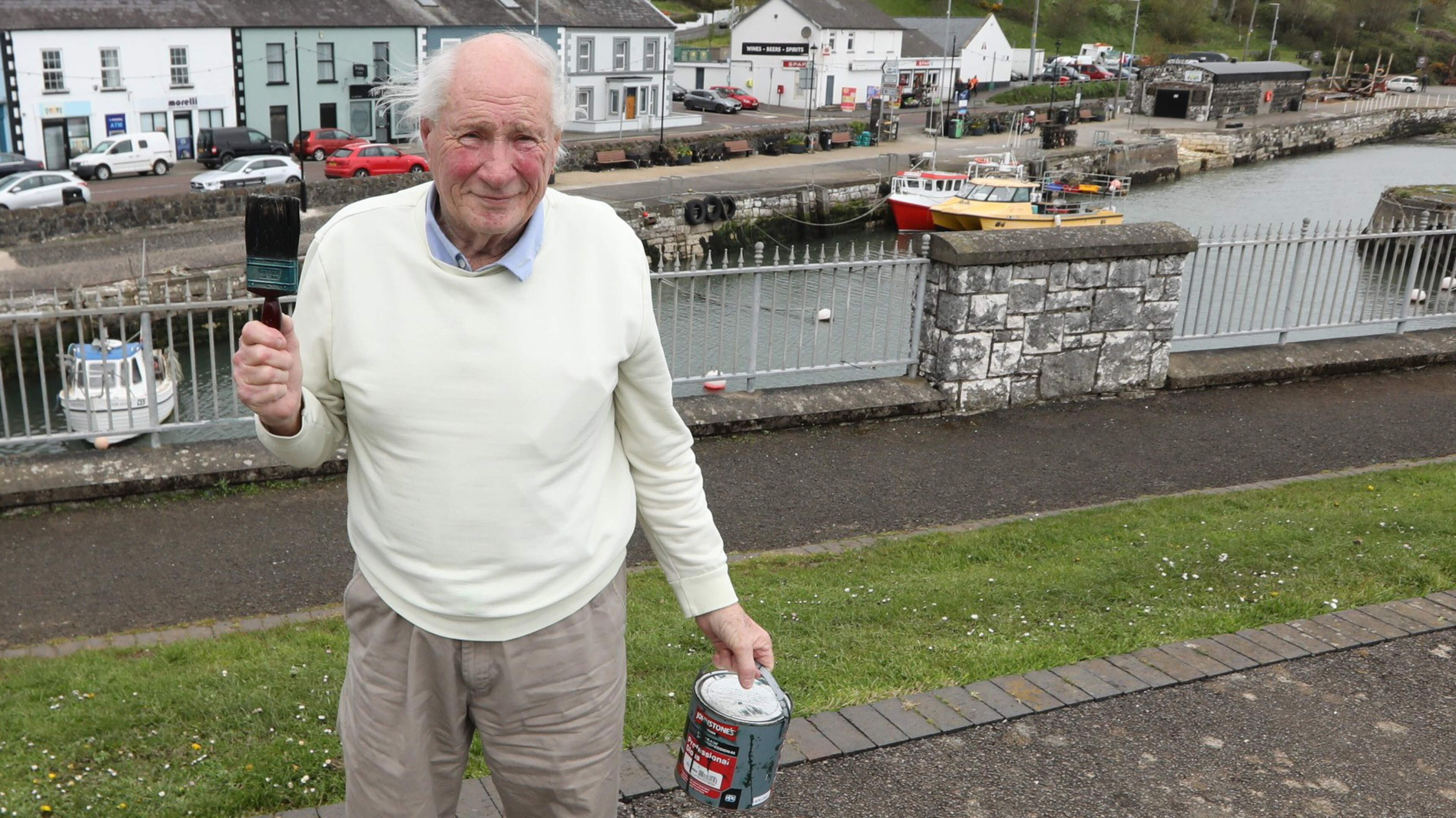 Pensioner (79) who damaged hotel’s whiskey sign will ‘go to jail’ rather than pay fine