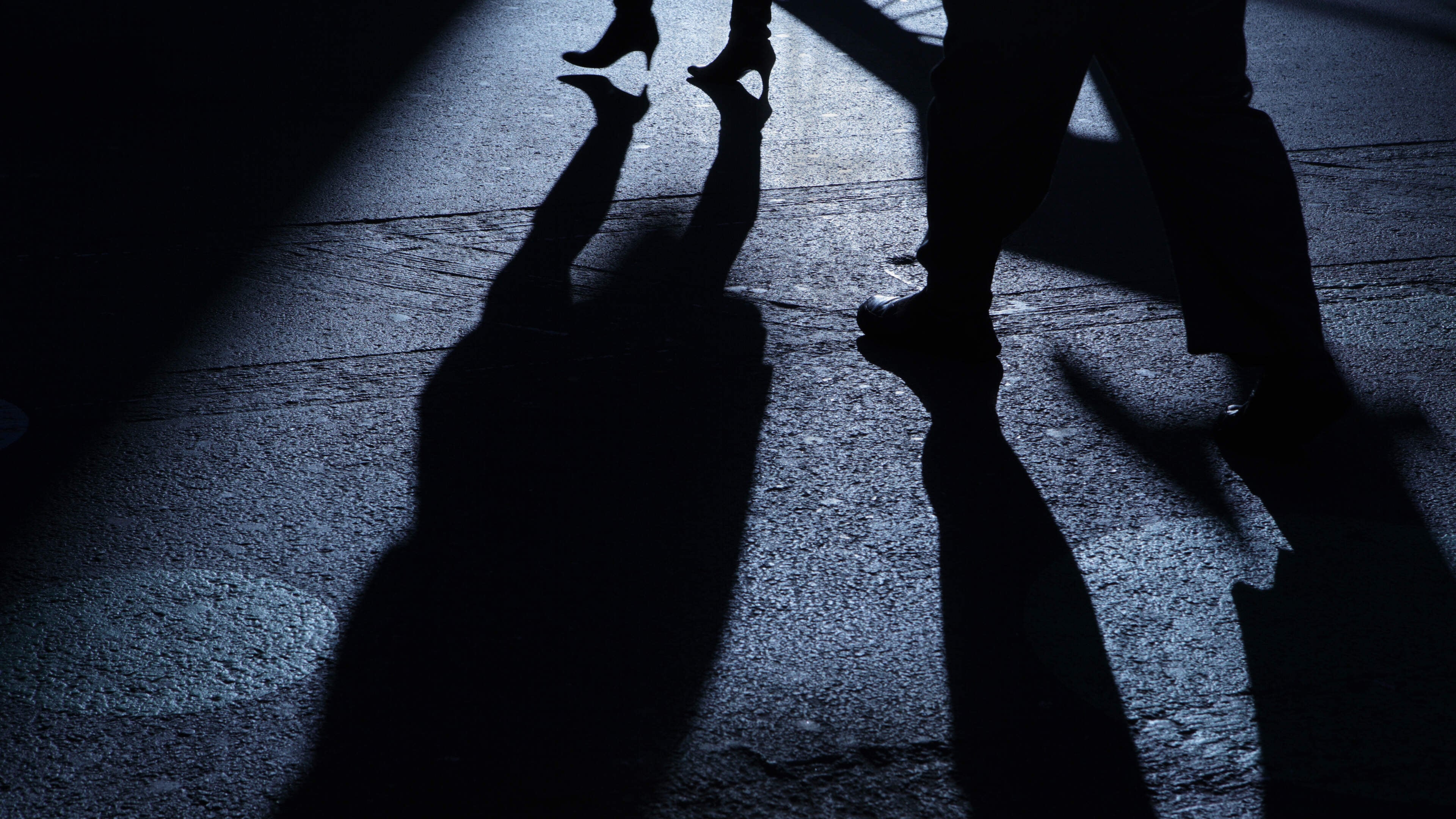 Algerian national choked and sexually assaulted young woman (28) in dark alley