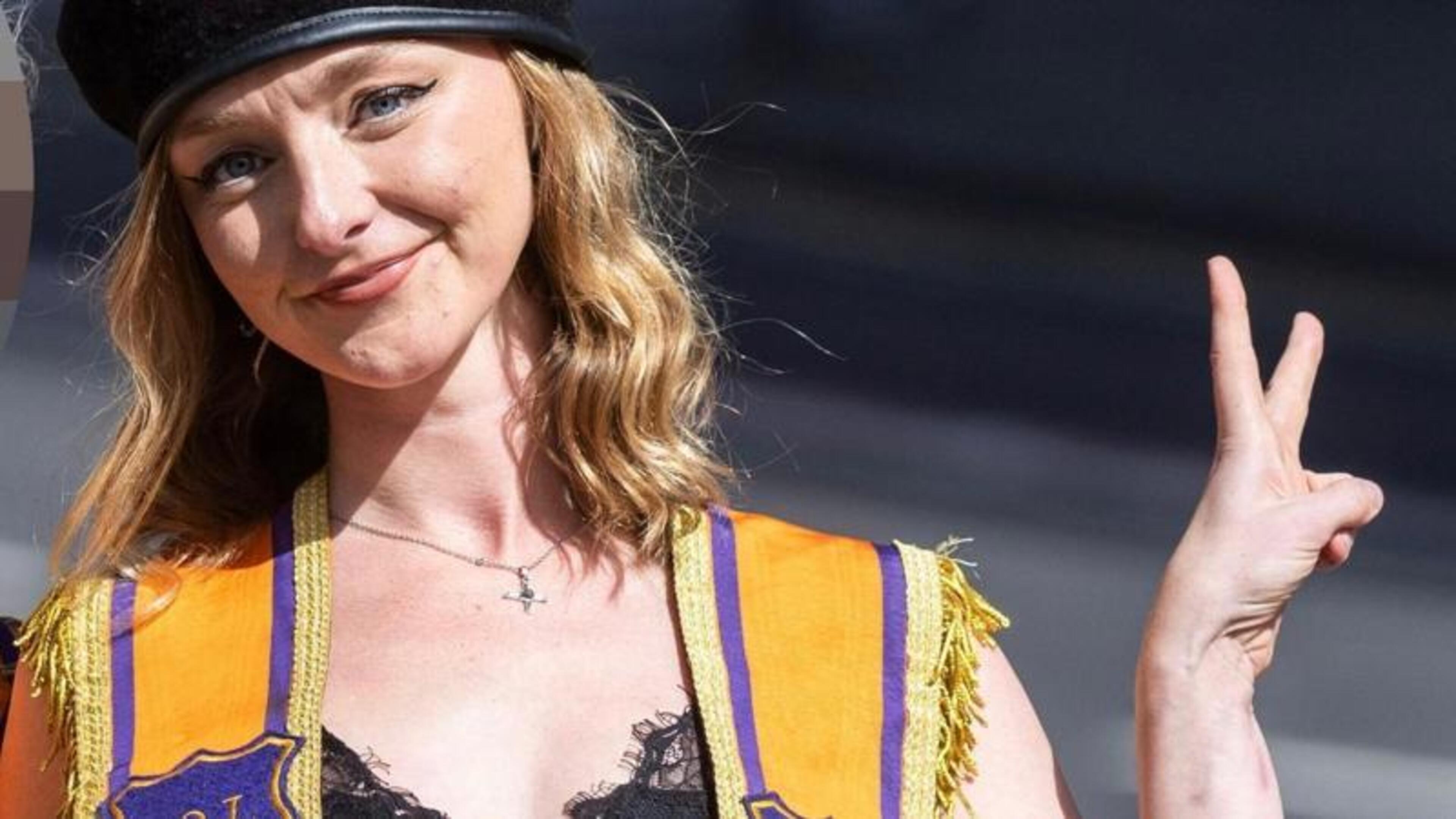 Twelfth flasher films herself abusing cop as lawyers in her magic mushroom case quit