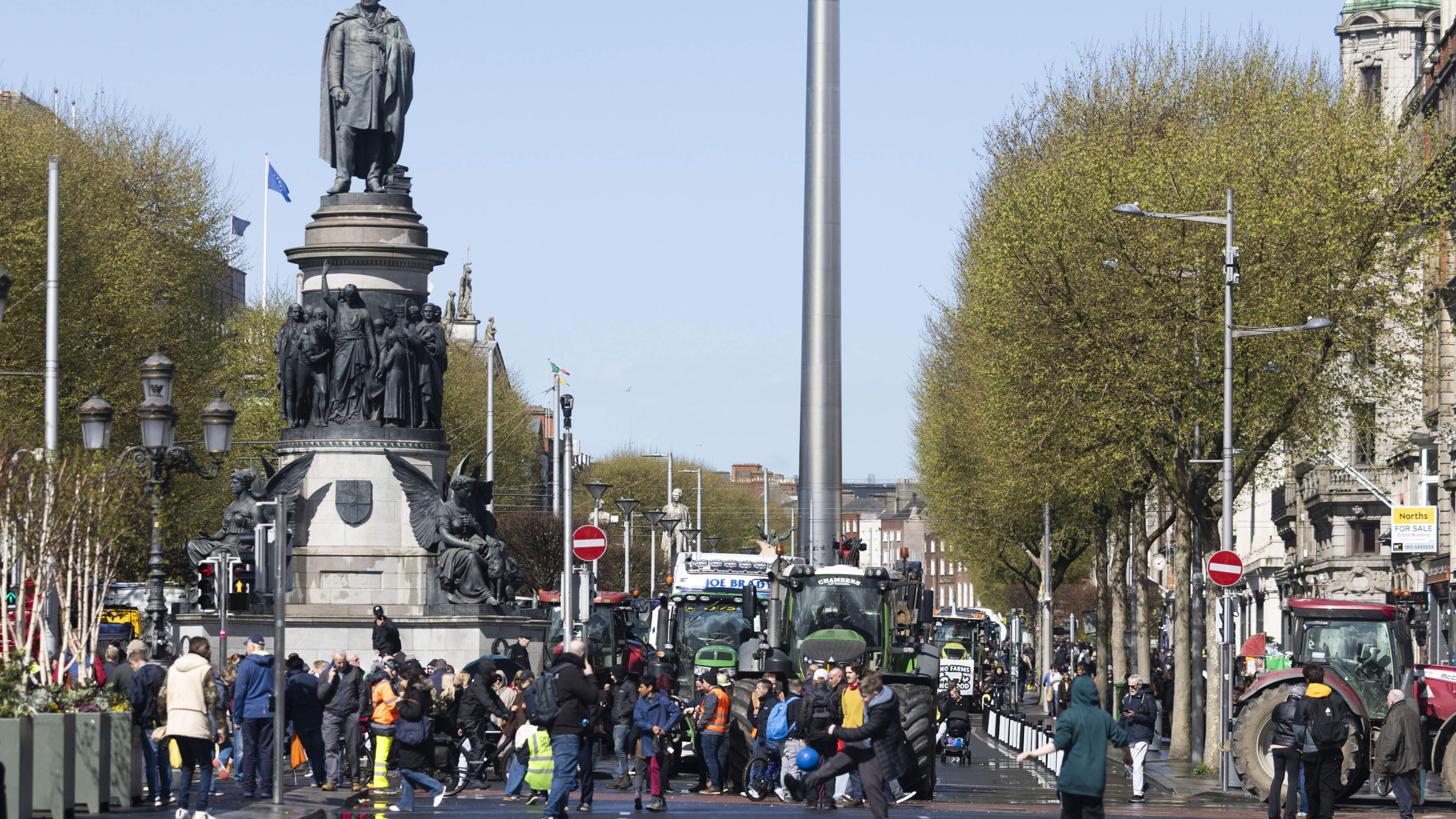 Ireland on the brink of economic chaos as people panic-buy fuel with forecourts running dry